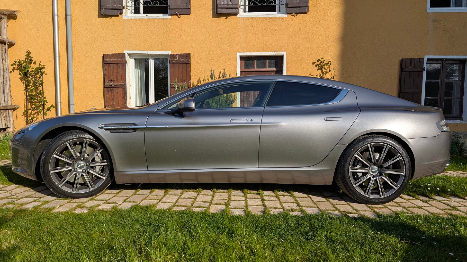 ASTON MARTIN Rapide 5.9 V12 Touchtronic 2-image-1