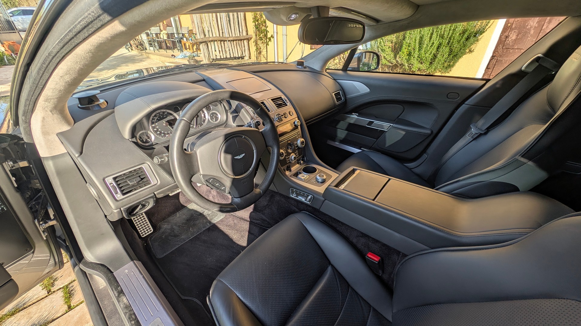ASTON MARTIN Rapide 5.9 V12 Touchtronic 2-image-14