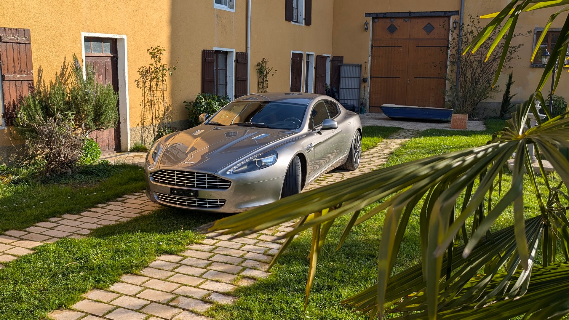 ASTON MARTIN Rapide 5.9 V12 Touchtronic 2-image-11