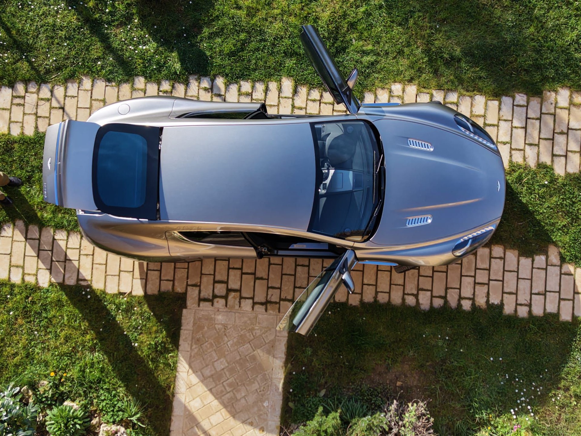 ASTON MARTIN Rapide 5.9 V12 Touchtronic 2-image-9