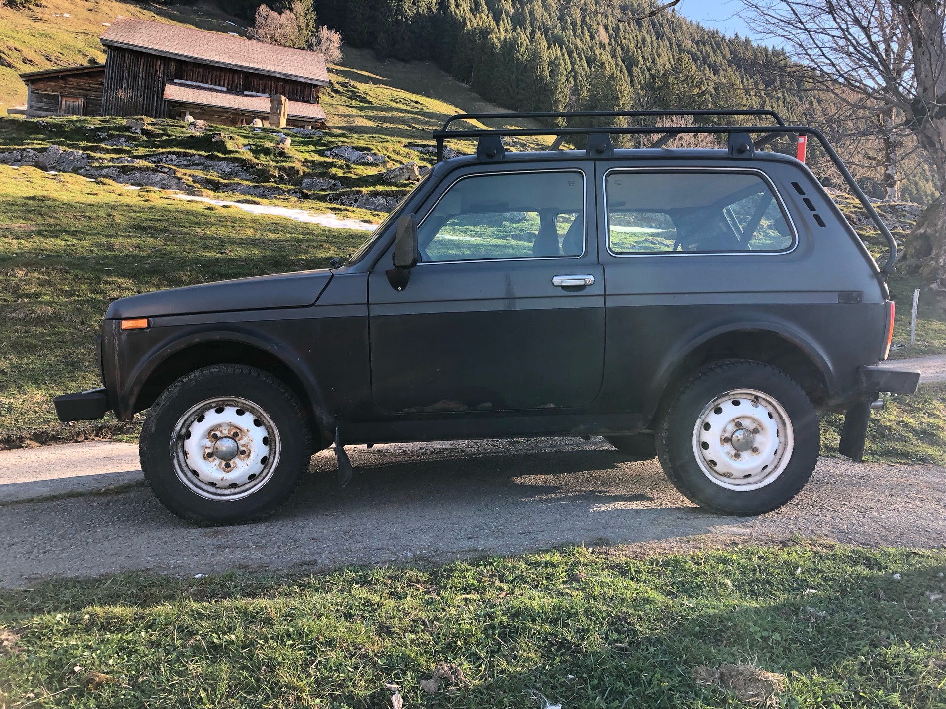 LADA Niva 4x4 1.7i-image-1