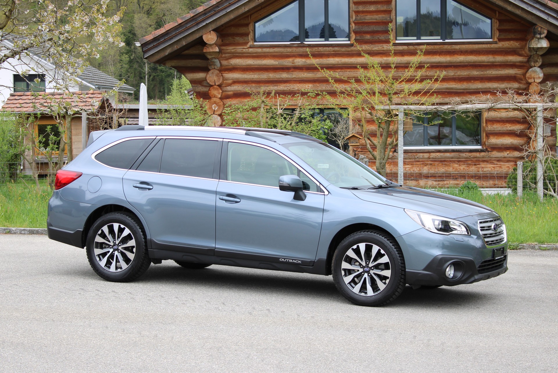 SUBARU Outback 2.5i Luxury AWD Lineartronic