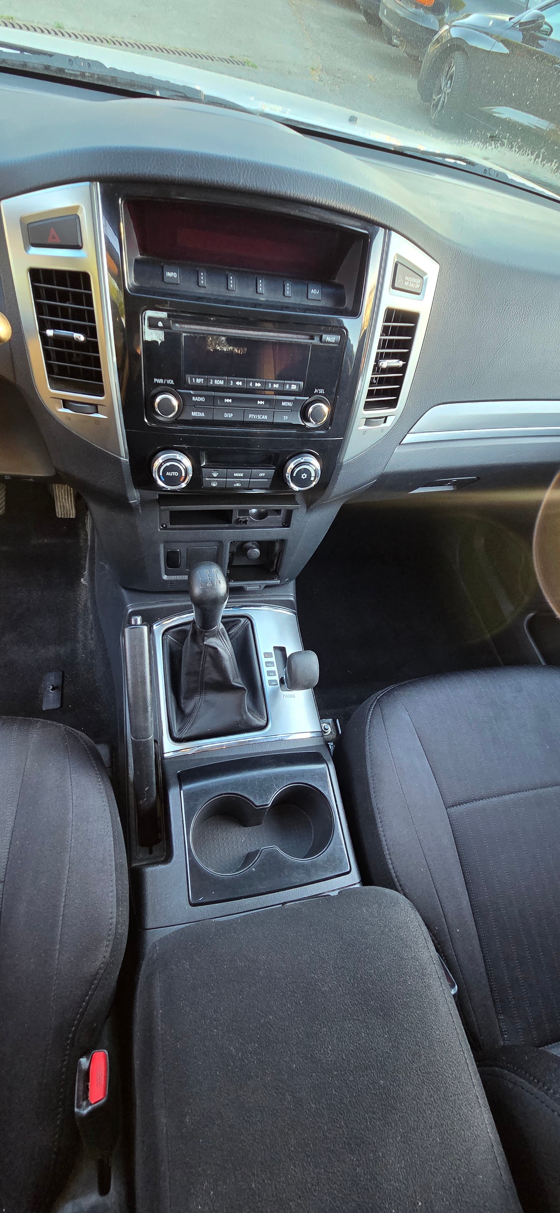 MITSUBISHI Pajero 3.2 DI-D Profi-image-13