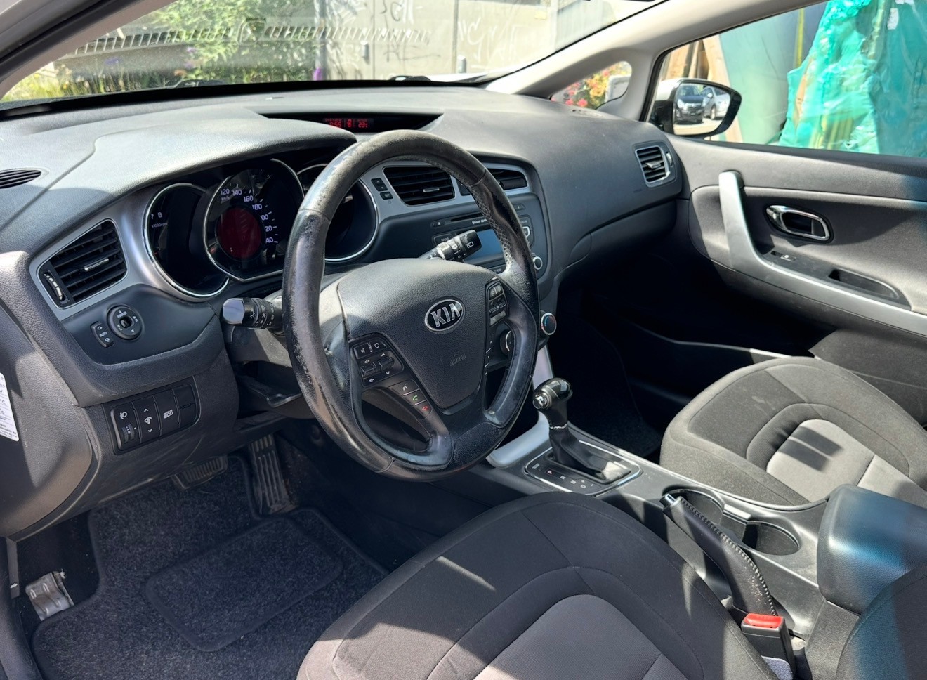KIA Cee'd Sportswagon 1.6 GDi Style DCT-image-10