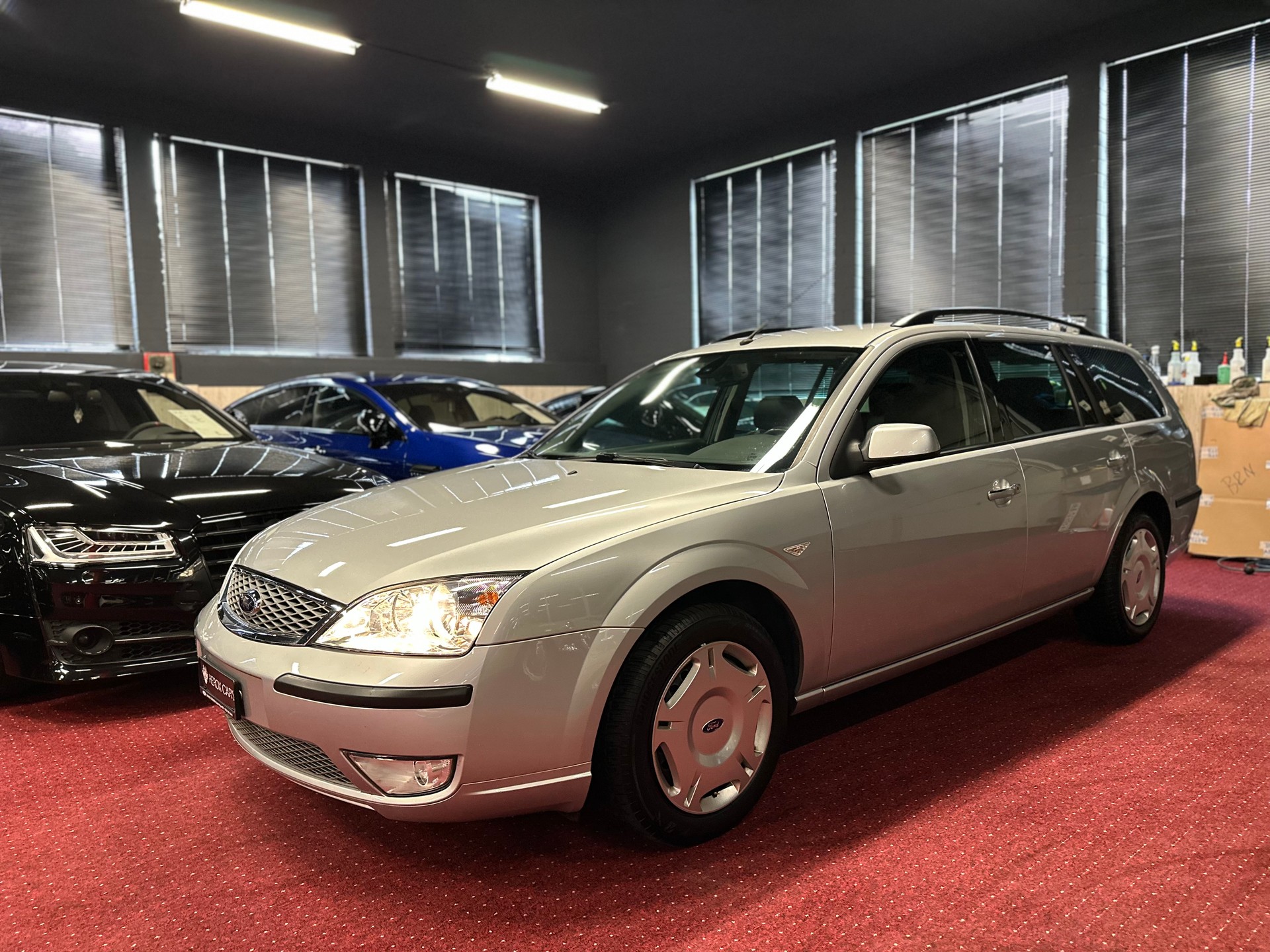 FORD Mondeo 2.0i 16V Titanium / ** Frisch AB MFK + Service 05.2026 **-image-7