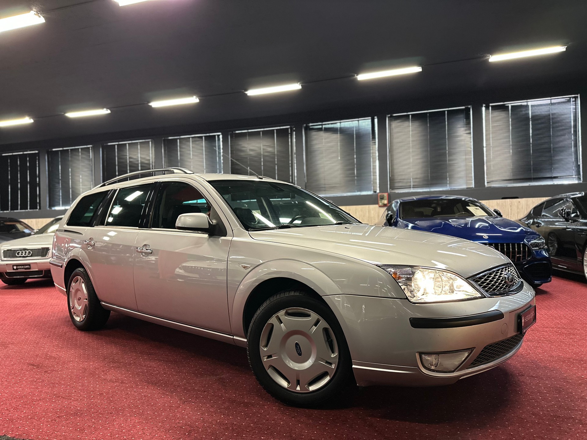 FORD Mondeo 2.0i 16V Titanium / ** Frisch AB MFK + Service 05.2026 **-showroom-element-1