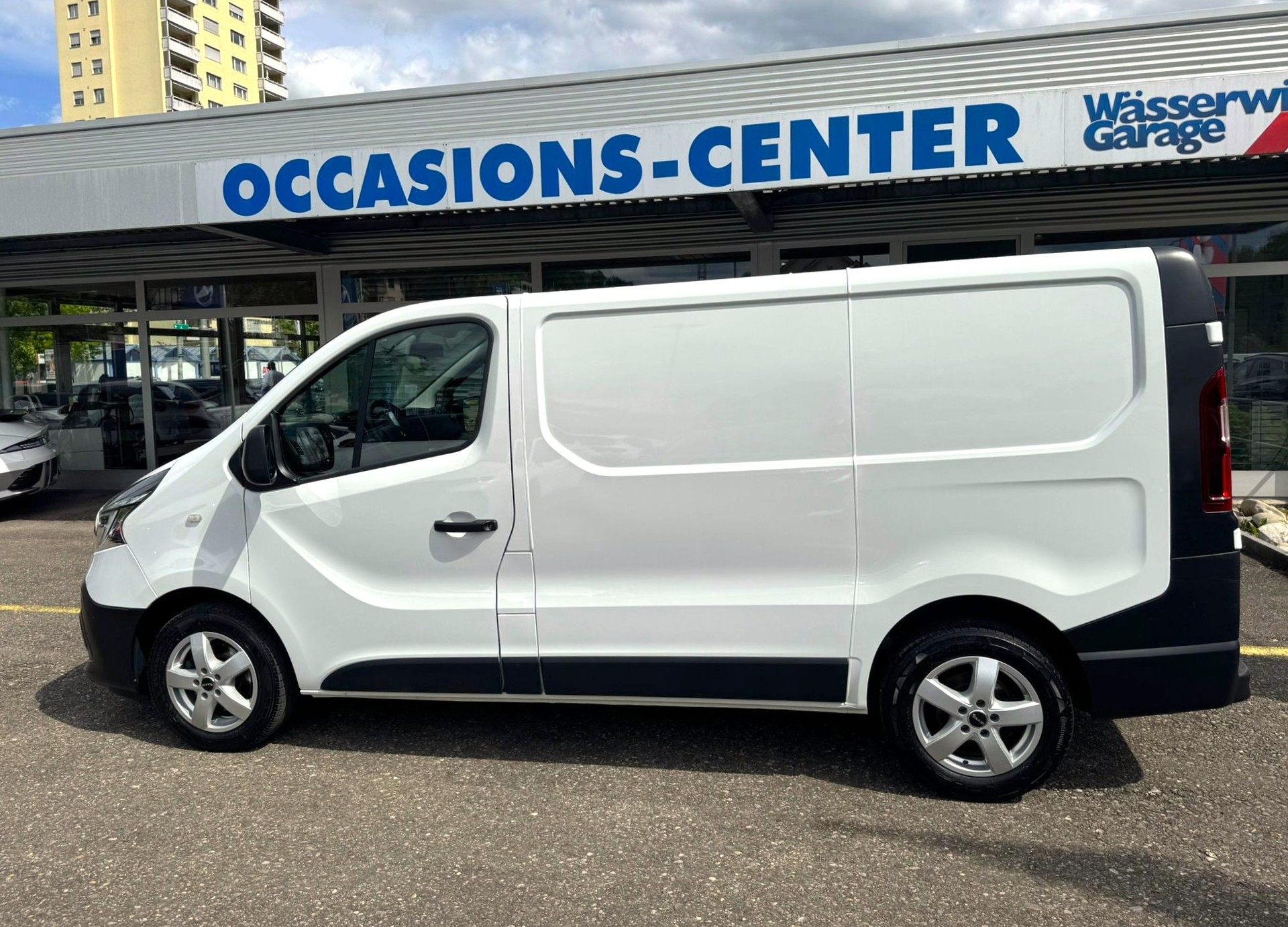 RENAULT Trafic Ene dCi120 2.0 Bus L1H1 Erhöhte Nutzlast 1601 KG-image-11