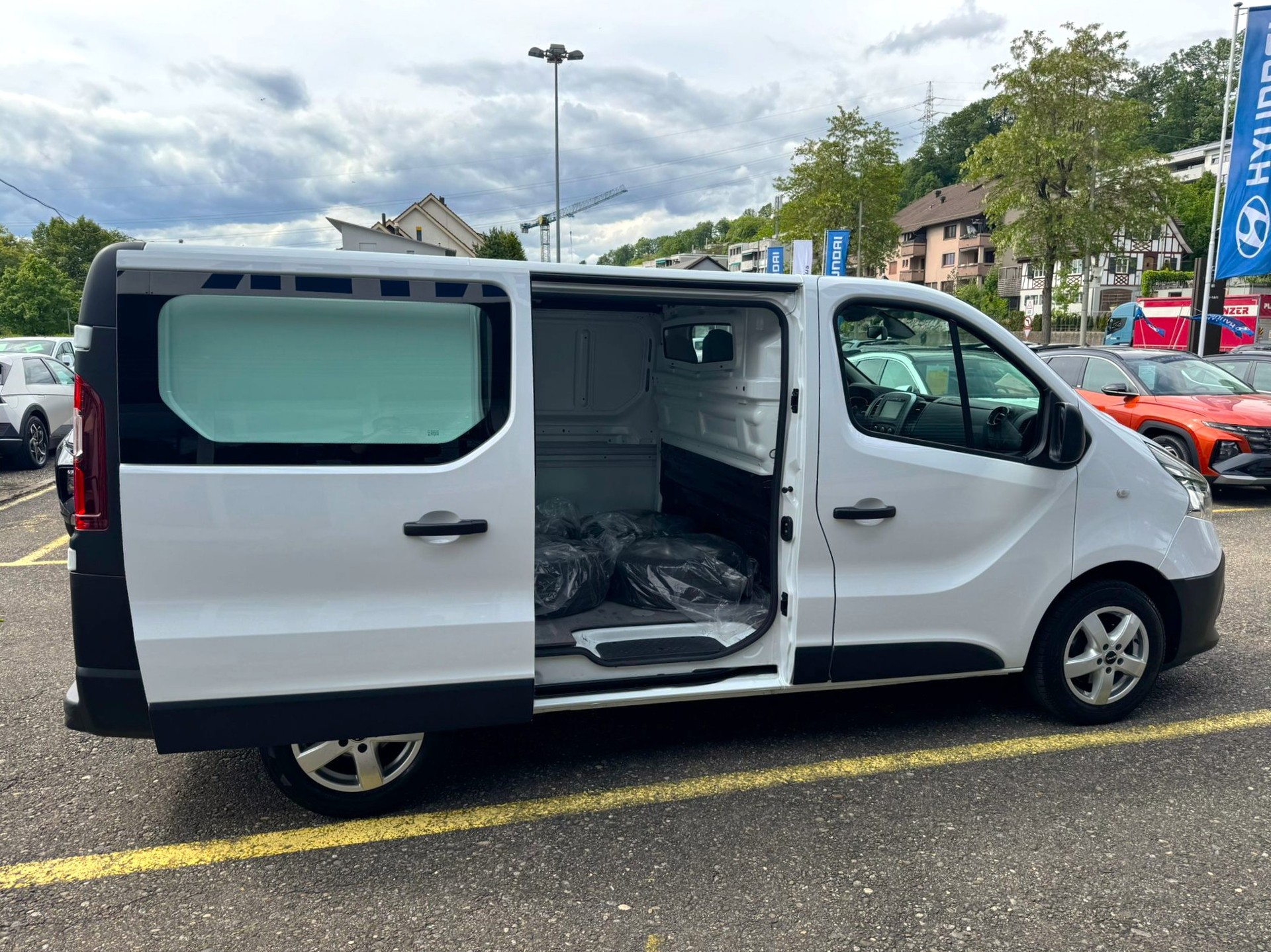 RENAULT Trafic Ene dCi120 2.0 Bus L1H1 Erhöhte Nutzlast 1601 KG-image-6