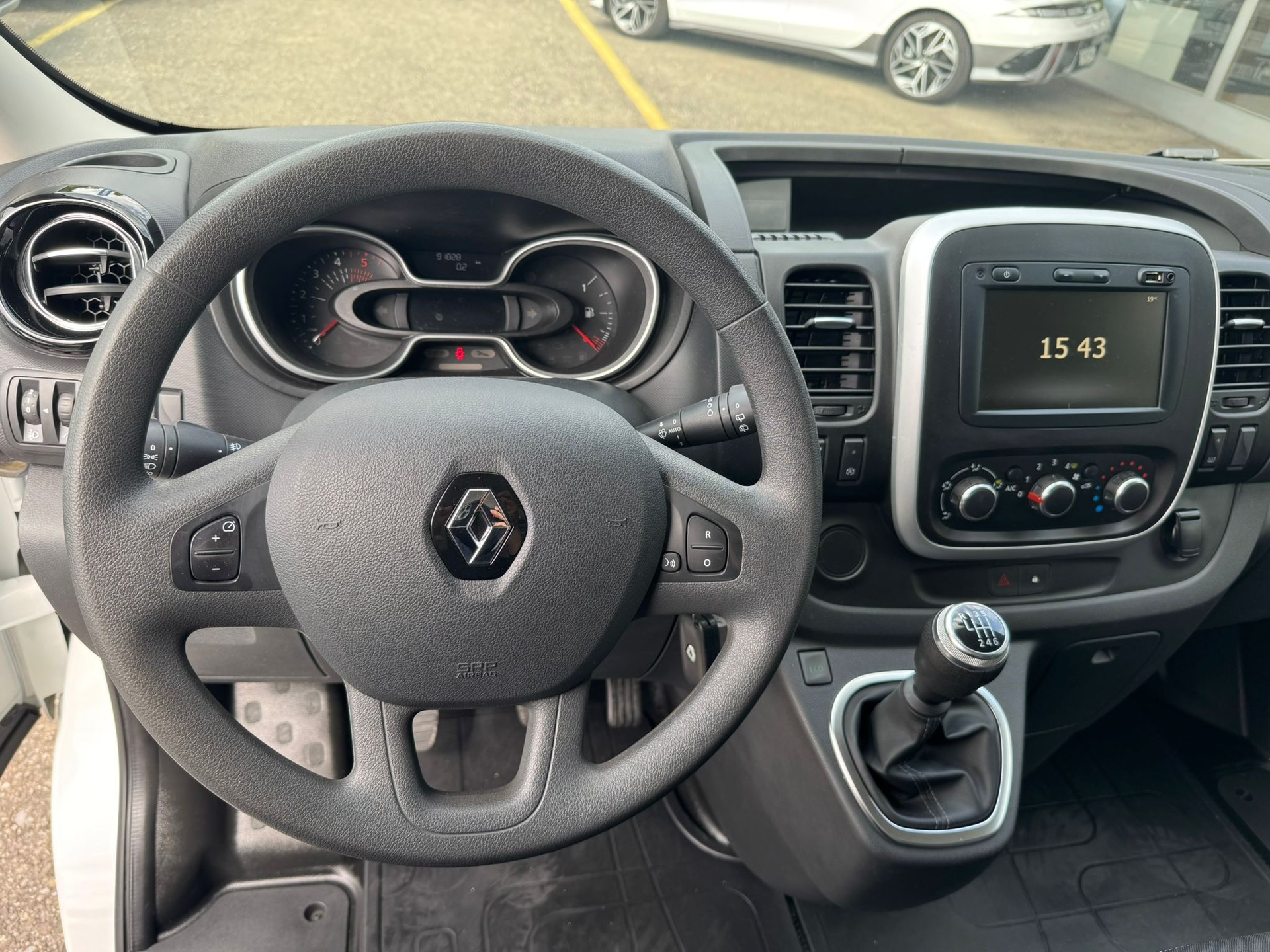 RENAULT Trafic Ene dCi120 2.0 Bus L1H1 Erhöhte Nutzlast 1601 KG-showroom-element-2