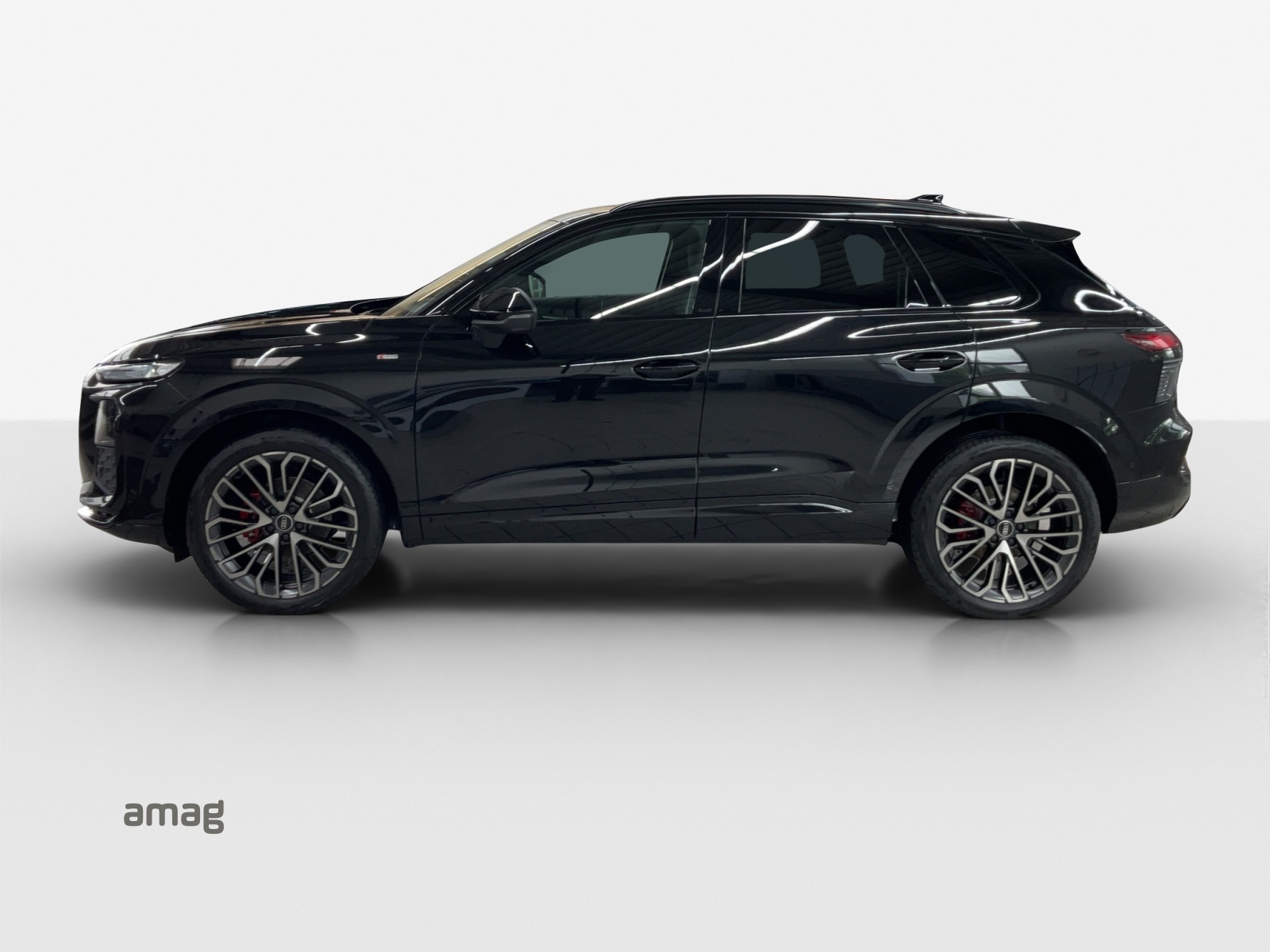 AUDI Q3 SUV 110 kW TFSI S tronic-showroom-element-1