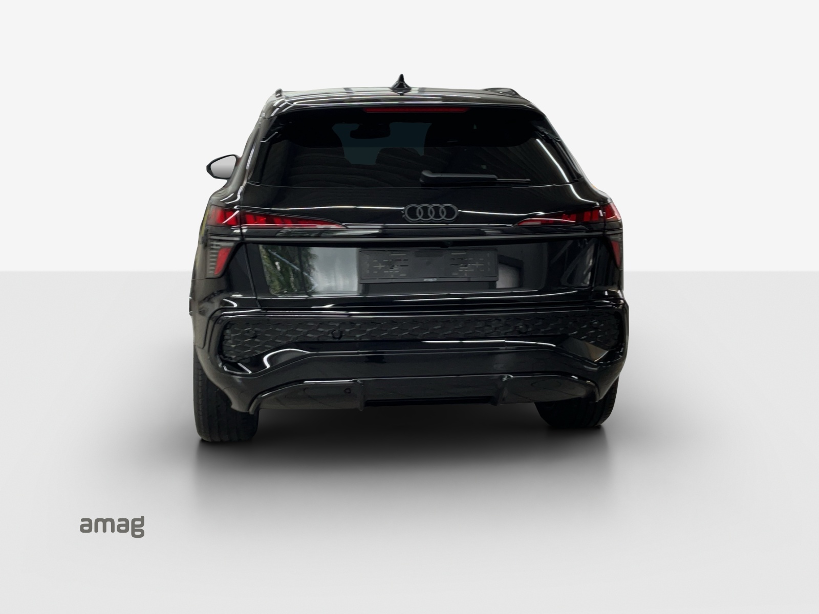 AUDI Q3 SUV 110 kW TFSI S tronic-showroom-element-3