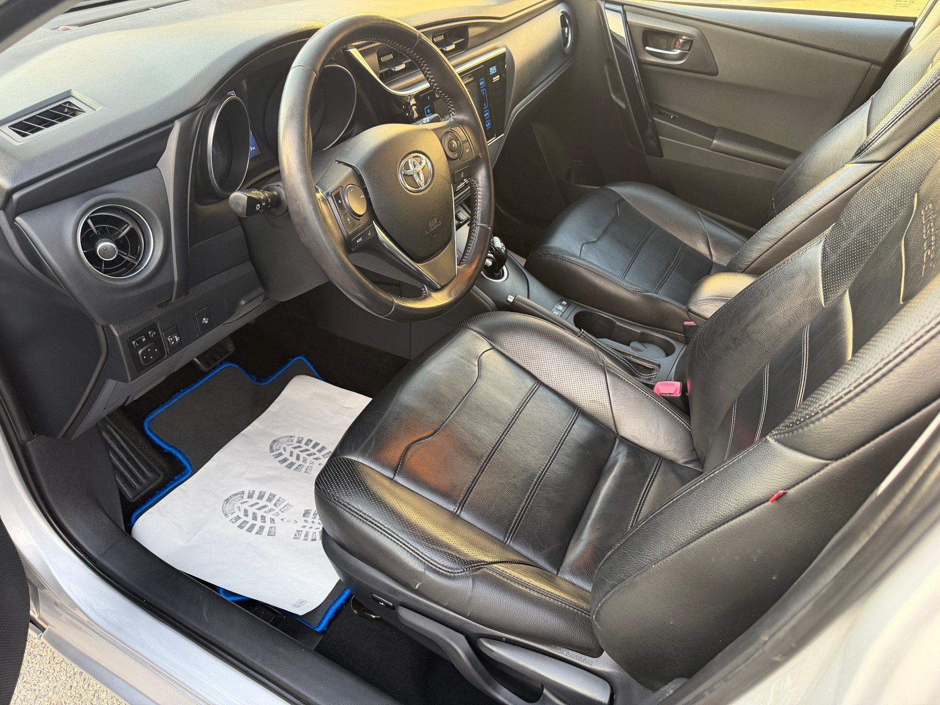 TOYOTA Auris Touring Sports 1.8 HSD Swiss Trend e-CVT-image-7