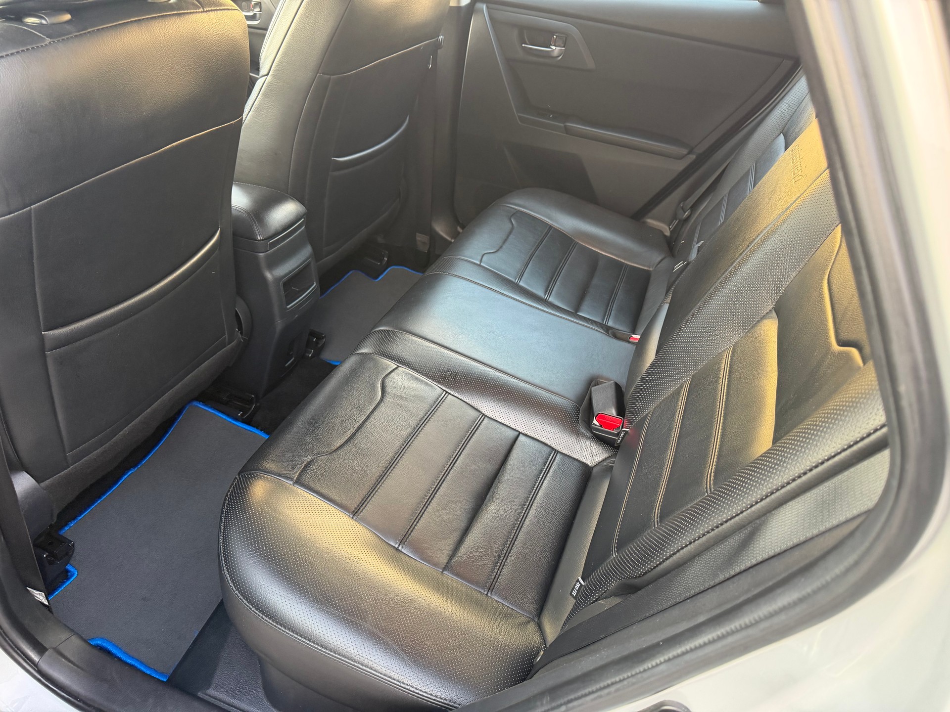 TOYOTA Auris Touring Sports 1.8 HSD Swiss Trend e-CVT-image-8