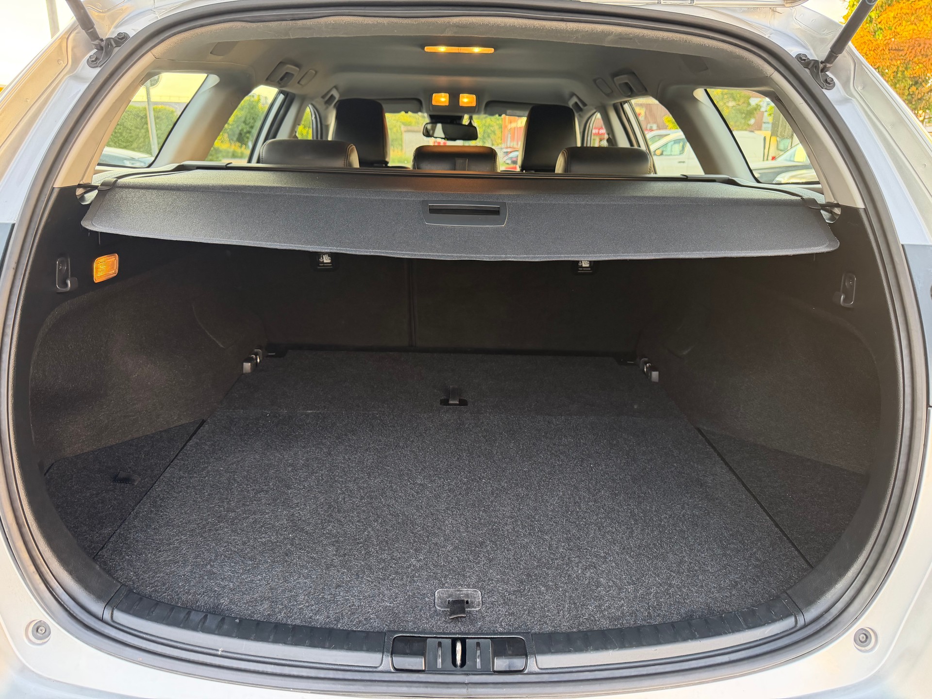 TOYOTA Auris Touring Sports 1.8 HSD Swiss Trend e-CVT-image-10