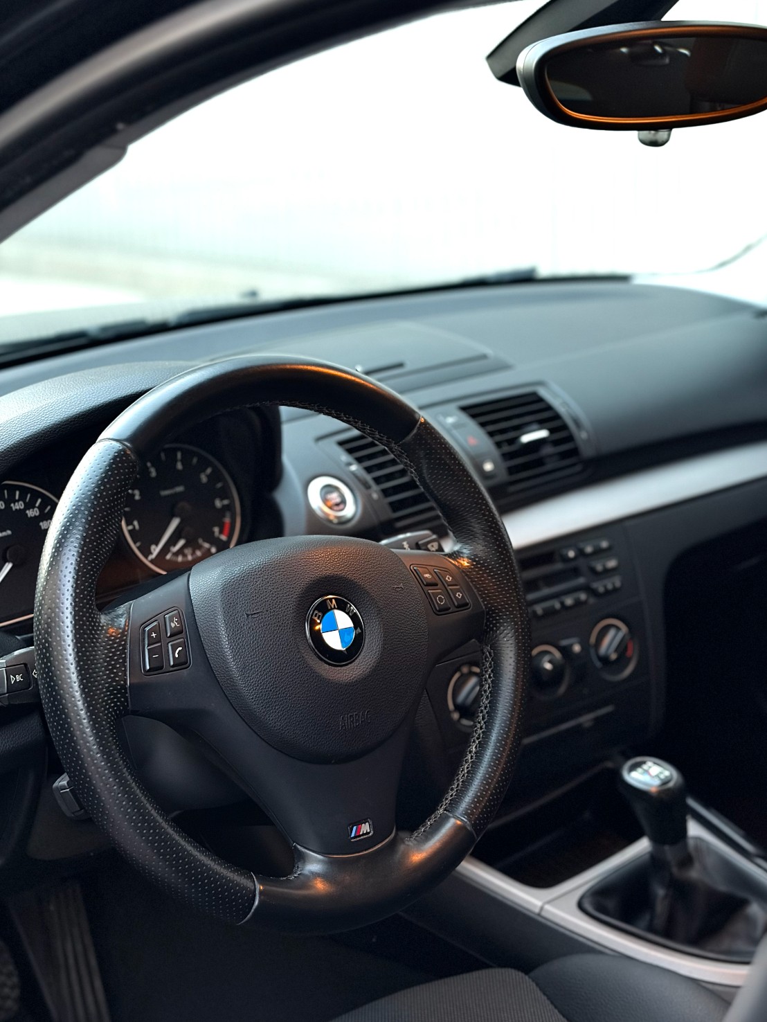 BMW 116i Dynamic Edition-image-5