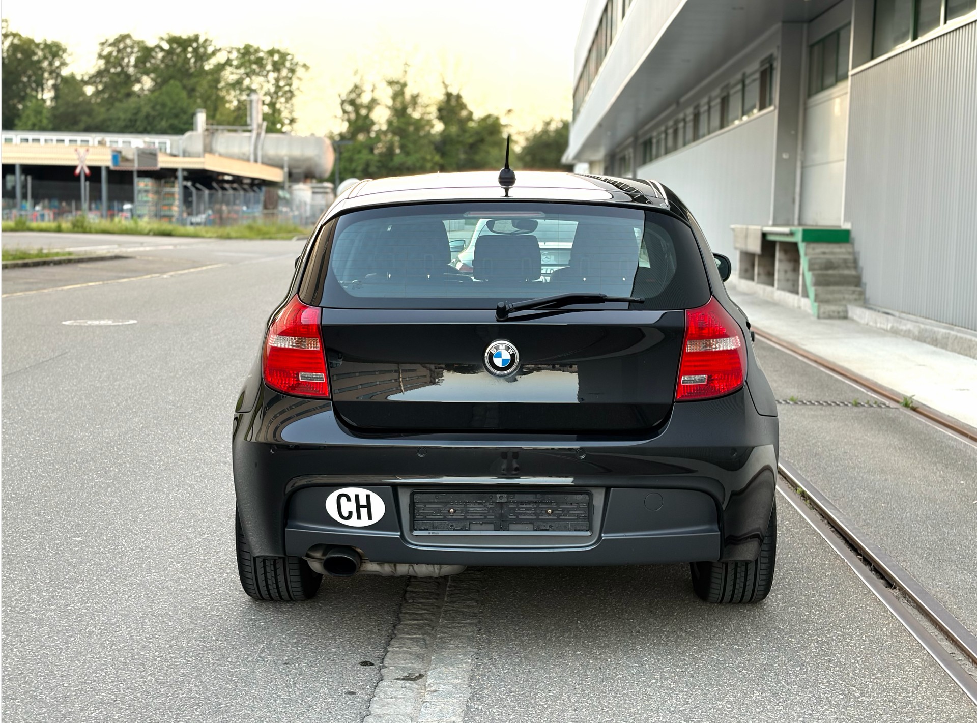 BMW 116i Dynamic Edition-image-3