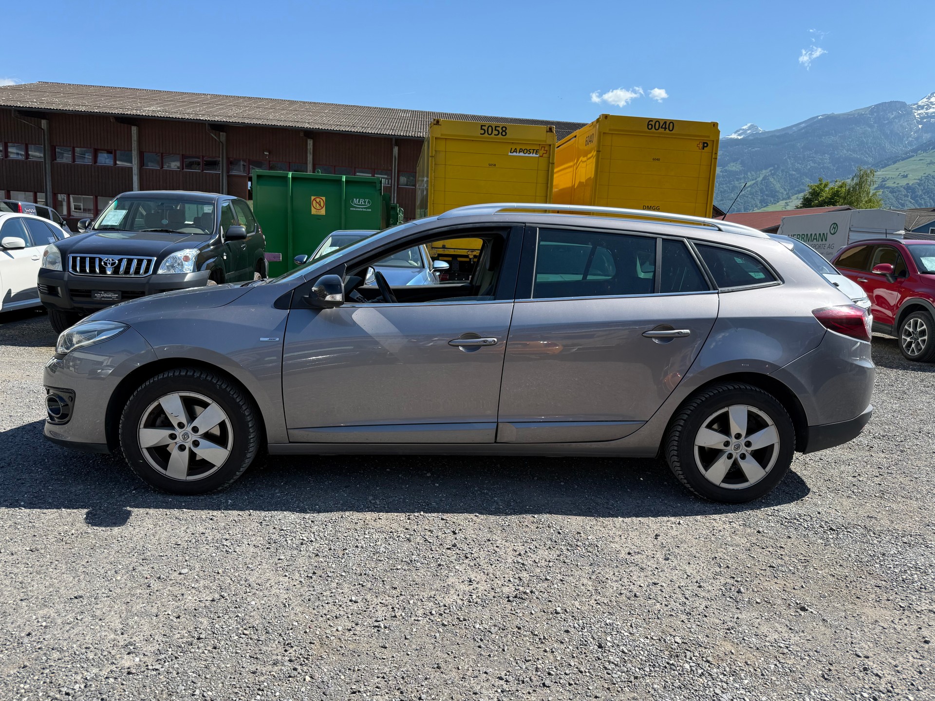 RENAULT Mégane Grandtour 1.2 16V Turbo Swiss Edition EDC-image-2