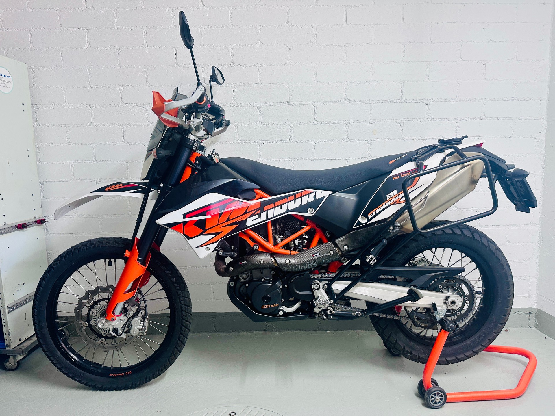 KTM 690 Enduro R-image-12