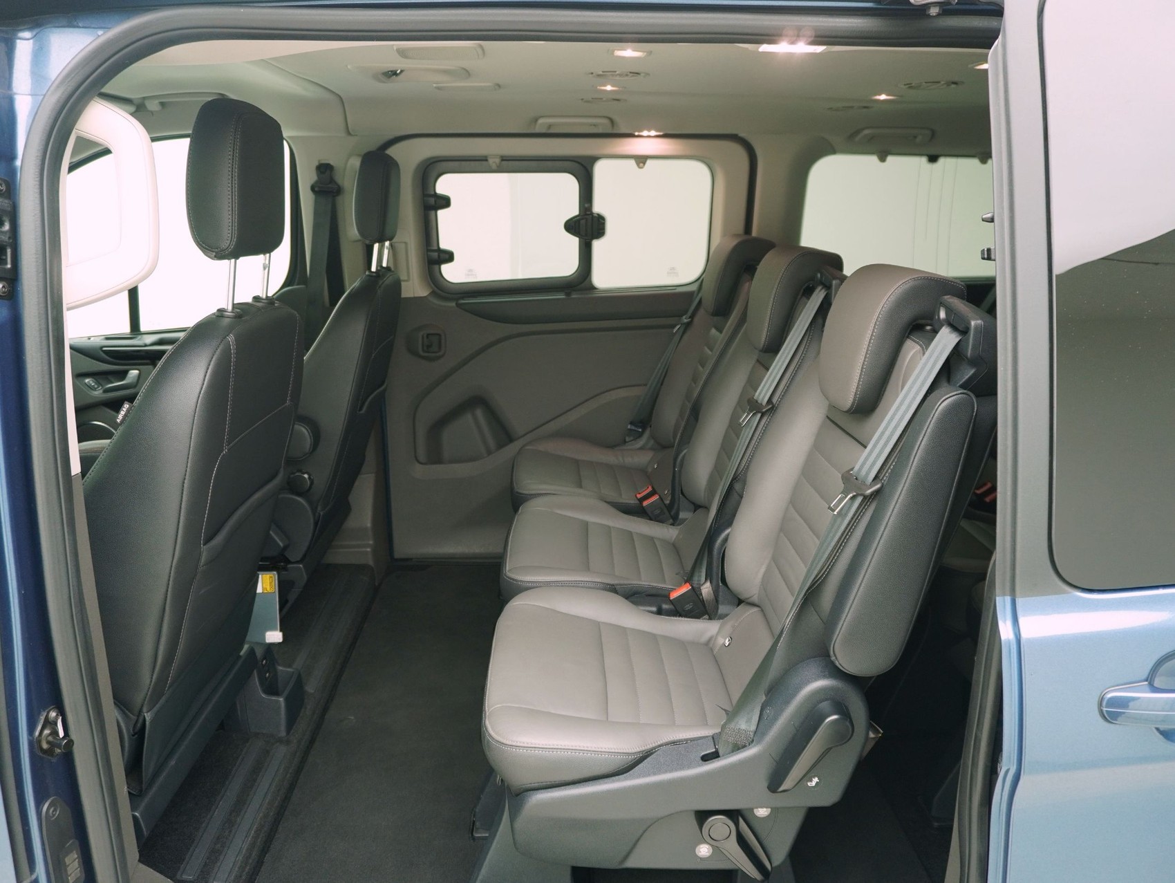 FORD Tourneo Custom Bus 320 L1 2.0 TDCi Titanium X-image-10