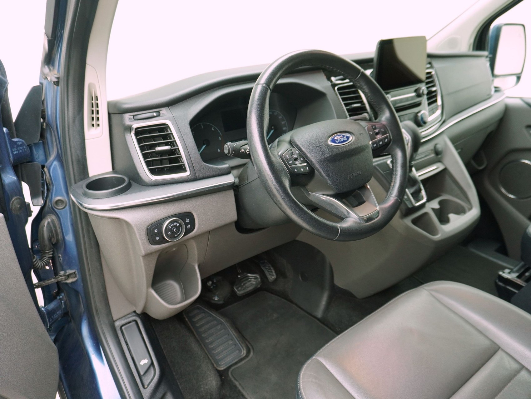 FORD Tourneo Custom Bus 320 L1 2.0 TDCi Titanium X-image-9
