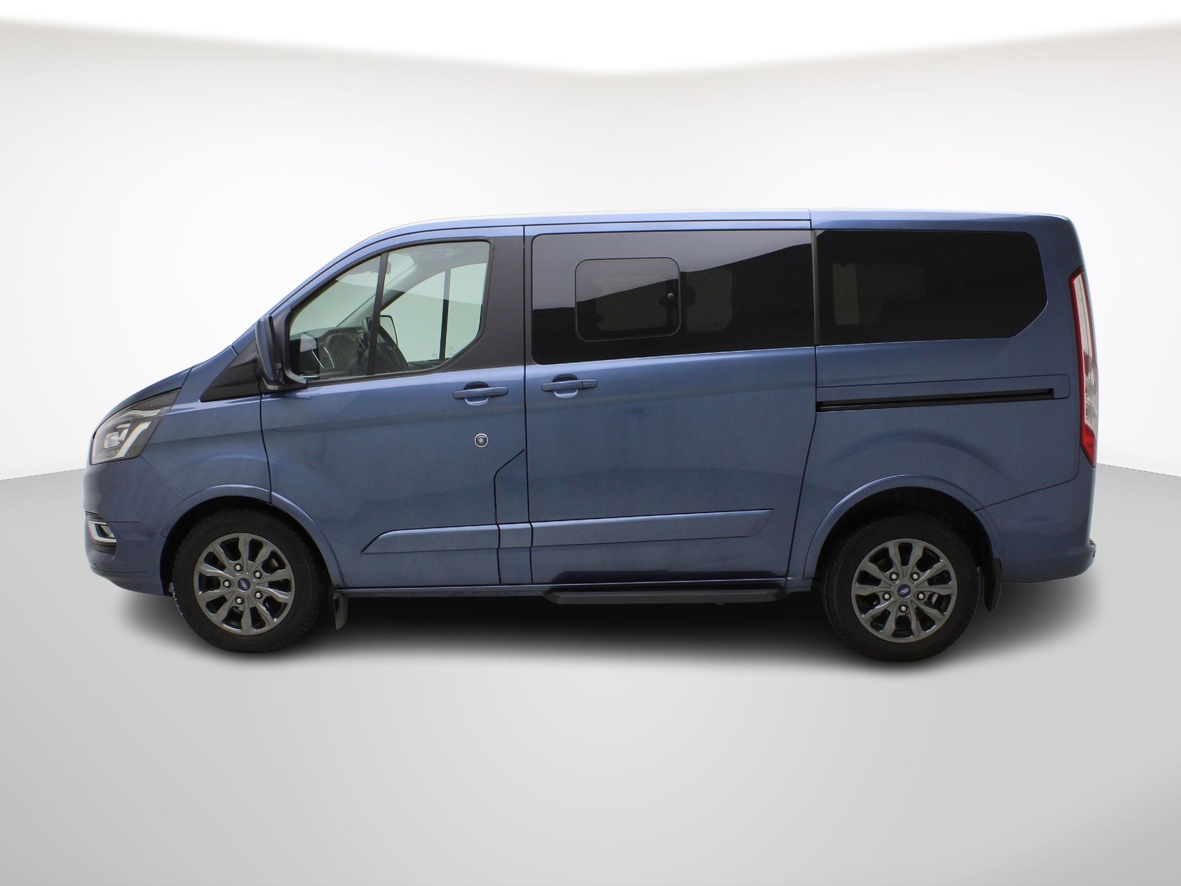 FORD Tourneo Custom Bus 320 L1 2.0 TDCi Titanium X-image-2