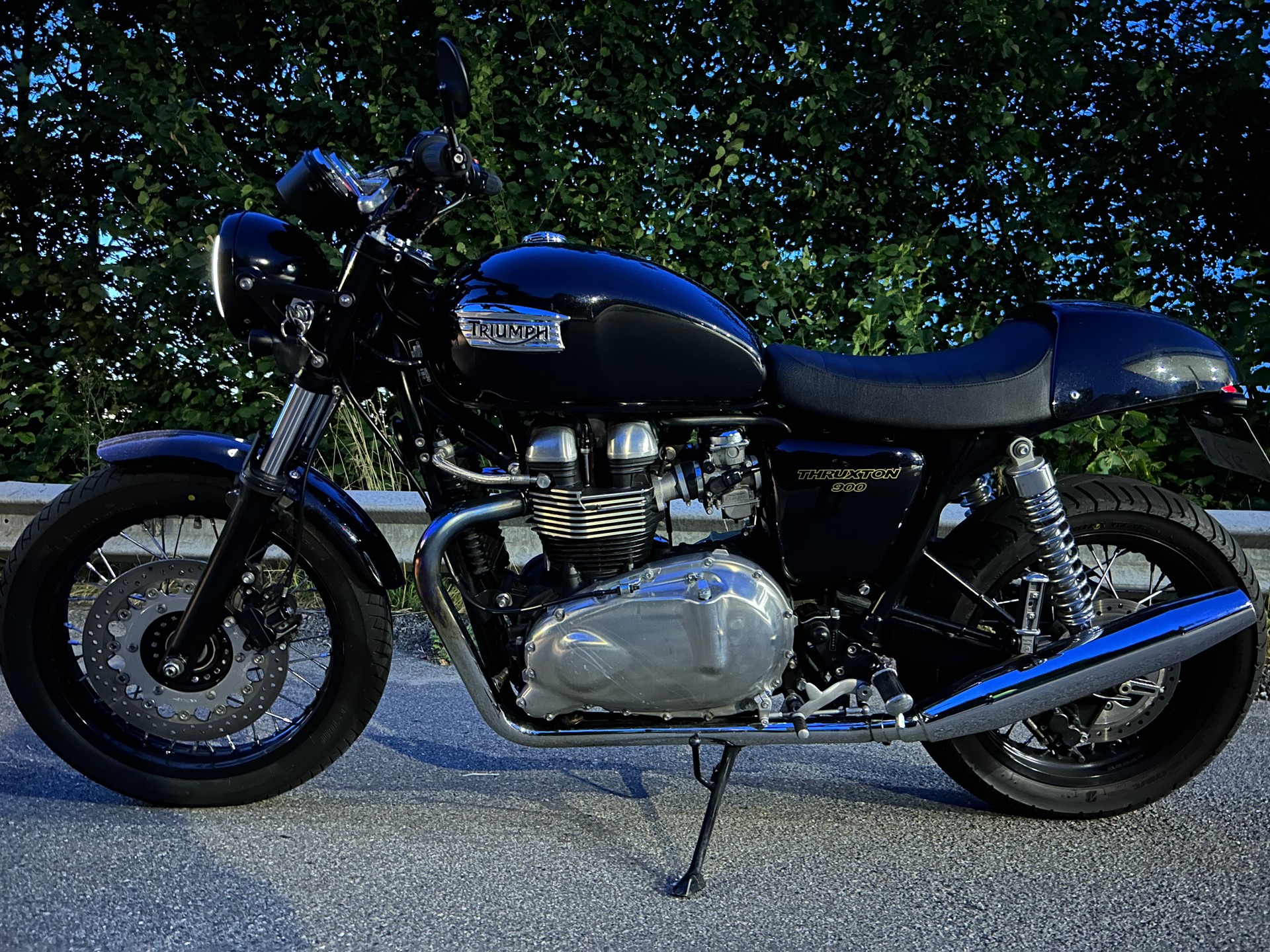 TRIUMPH Thruxton 900 i-image-0