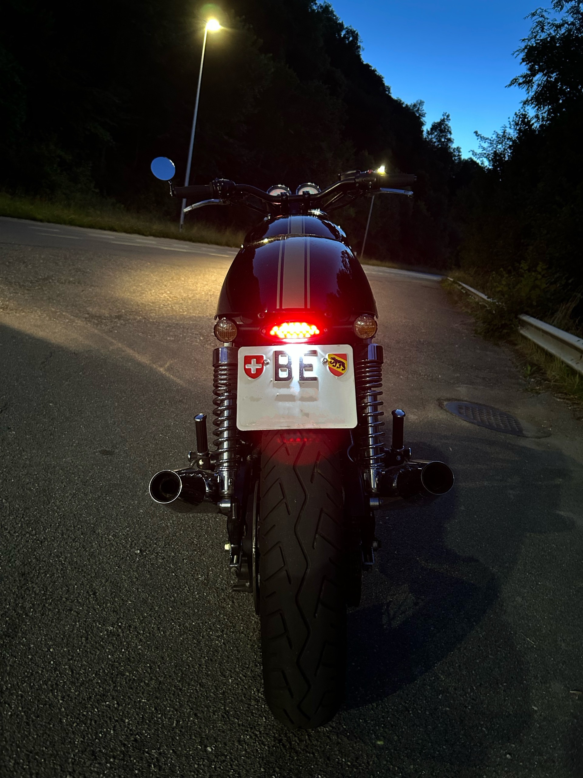 TRIUMPH Thruxton 900 i-image-3