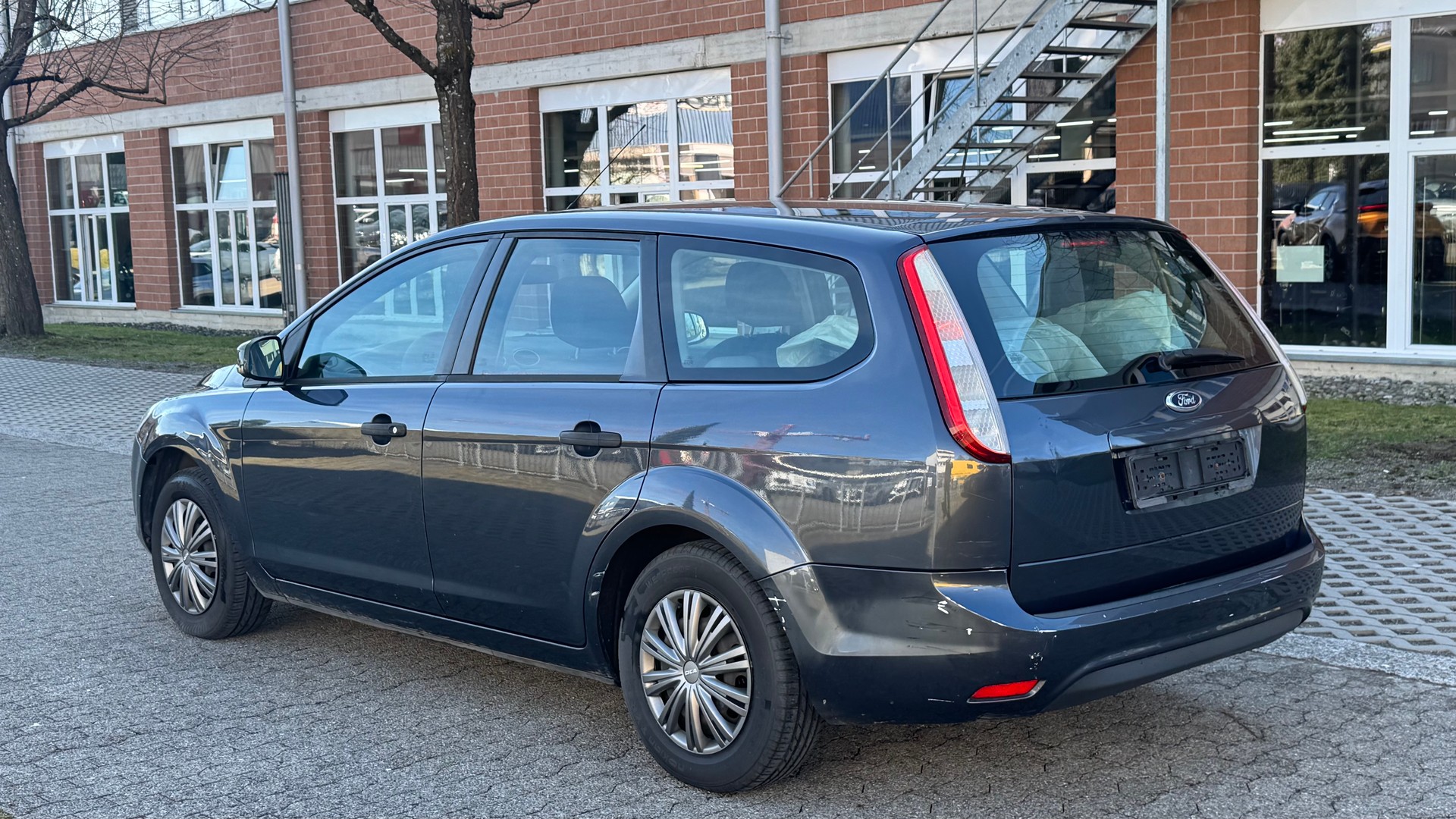 FORD Focus 1.6i Carving-image-4