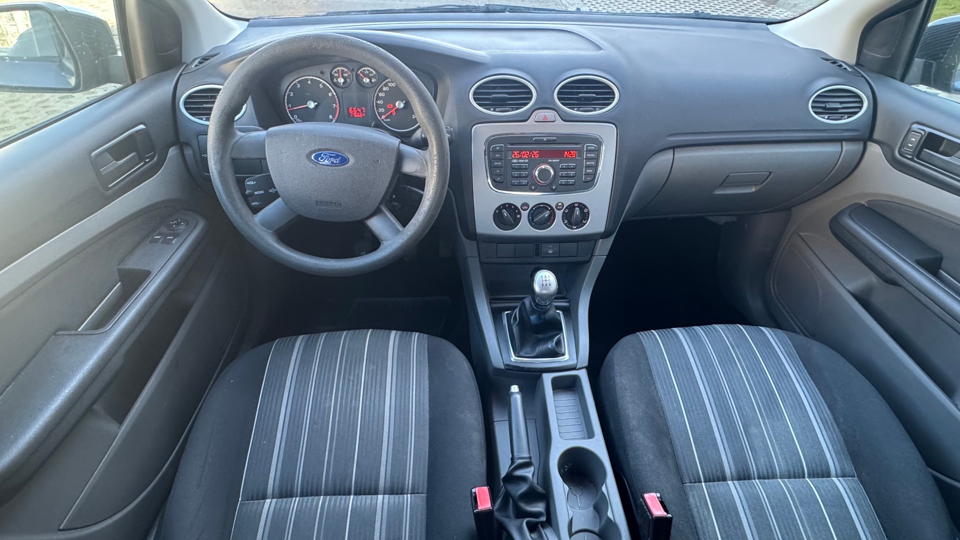 FORD Focus 1.6i Carving-image-8