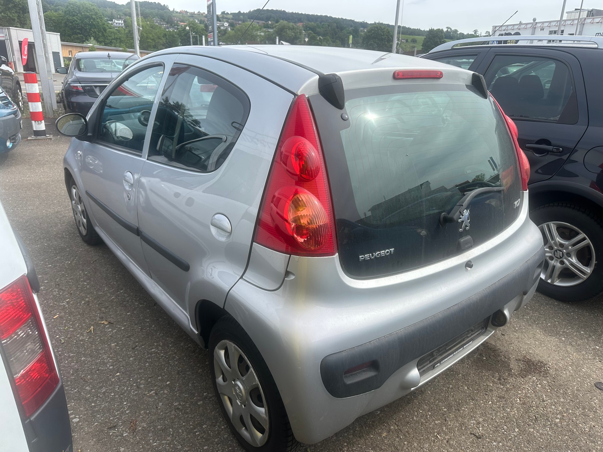 PEUGEOT 107 1.0 Trendy-image-4