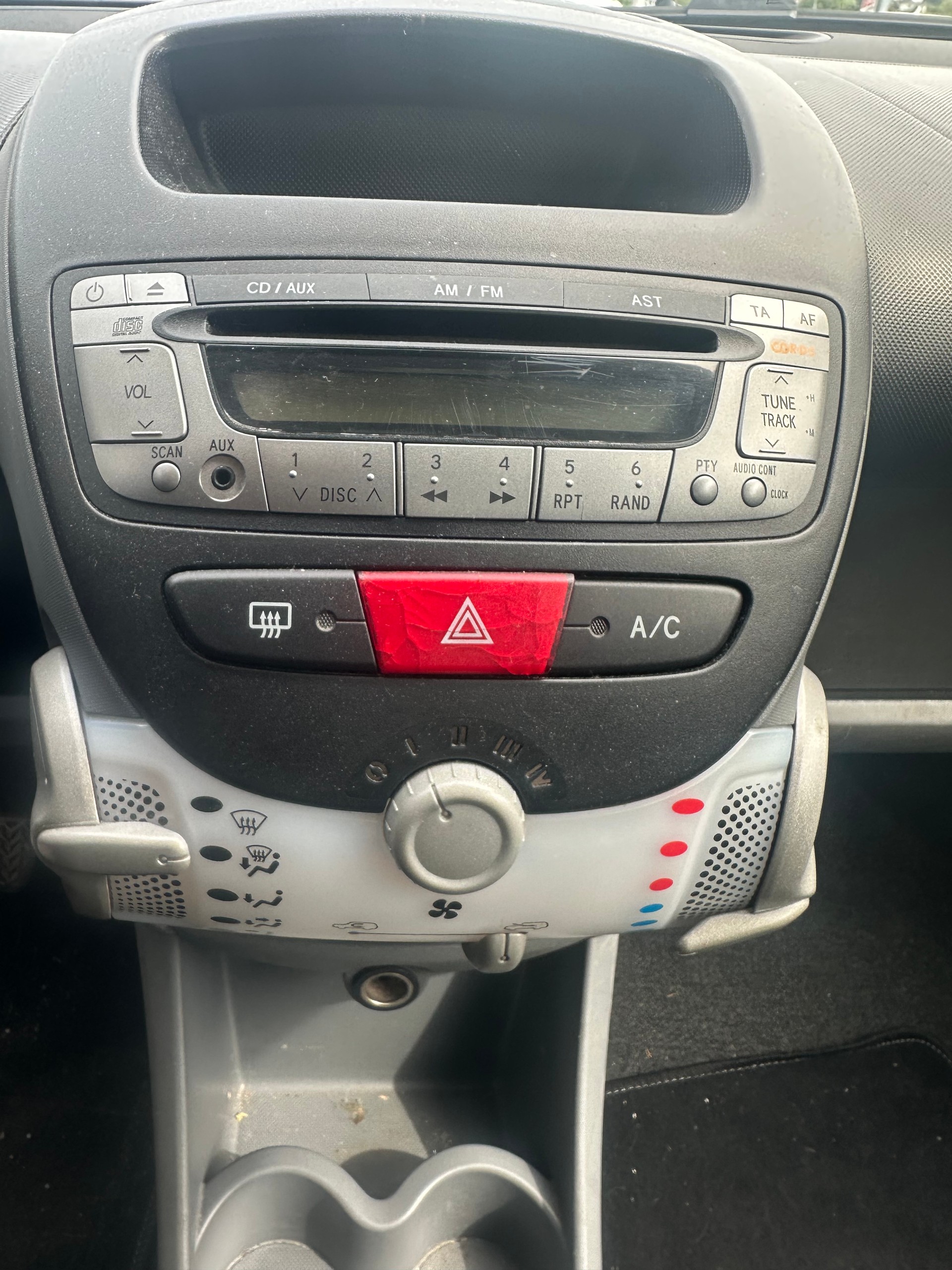 PEUGEOT 107 1.0 Trendy-image-8