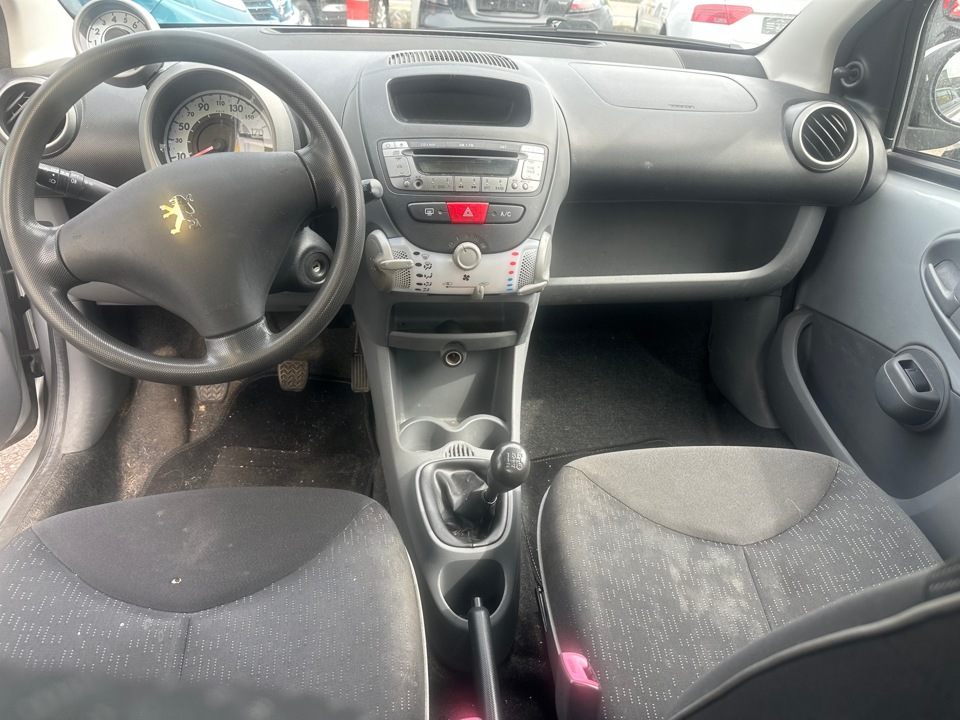 PEUGEOT 107 1.0 Trendy-image-6