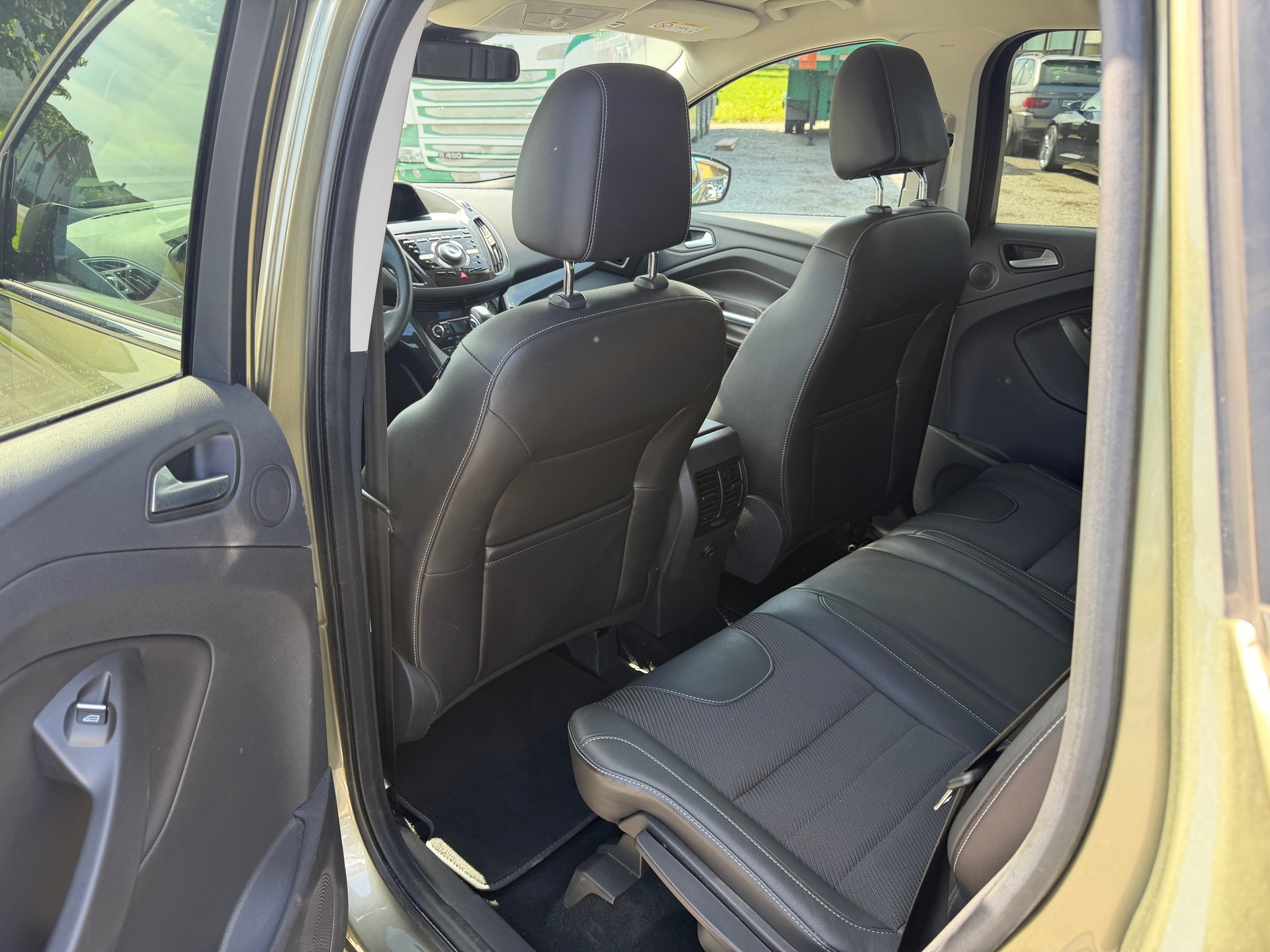 FORD Kuga 2.0 TDCi Titanium S 4WD PowerShift-image-10