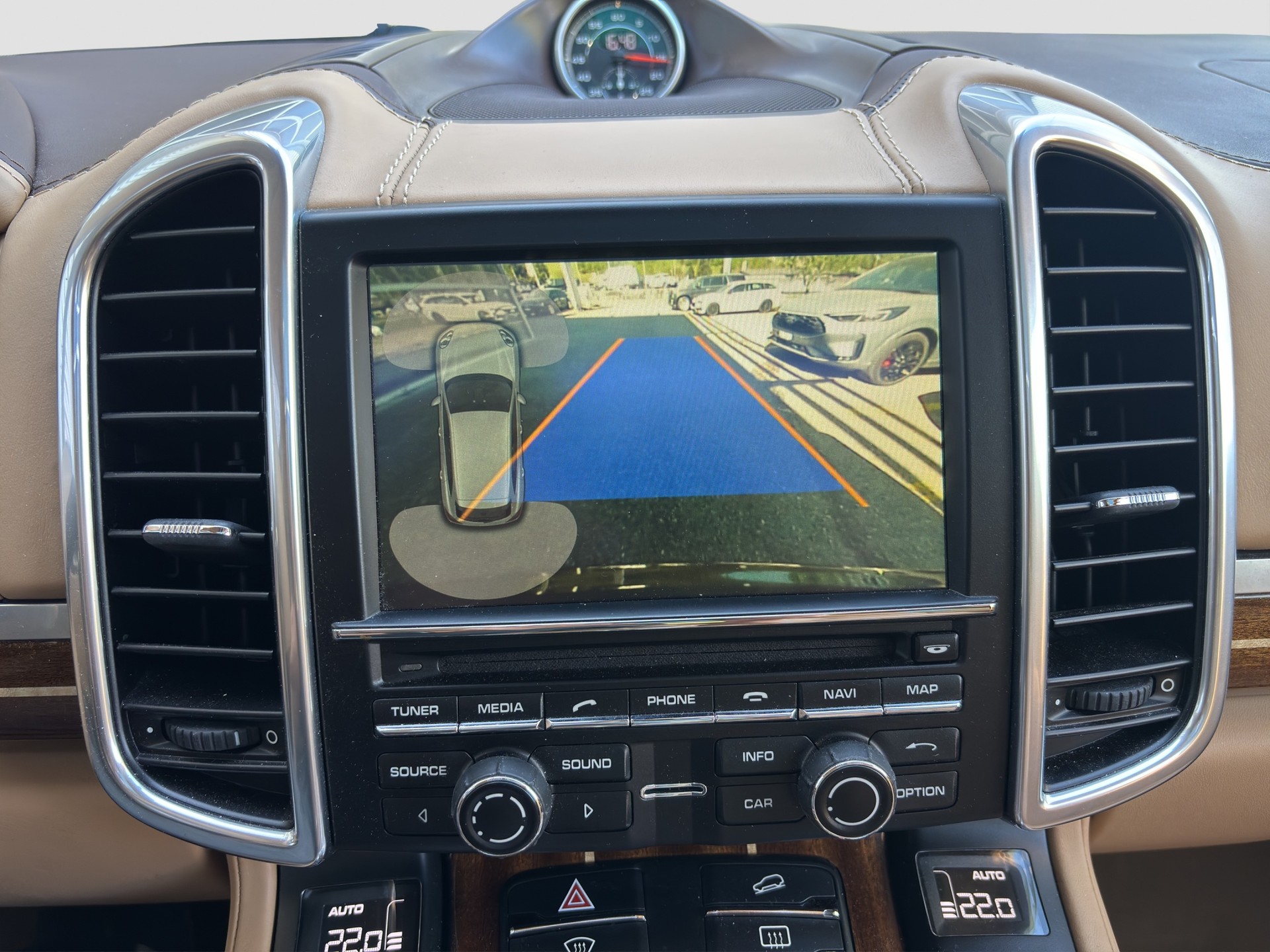 PORSCHE Cayenne Turbo-image-7