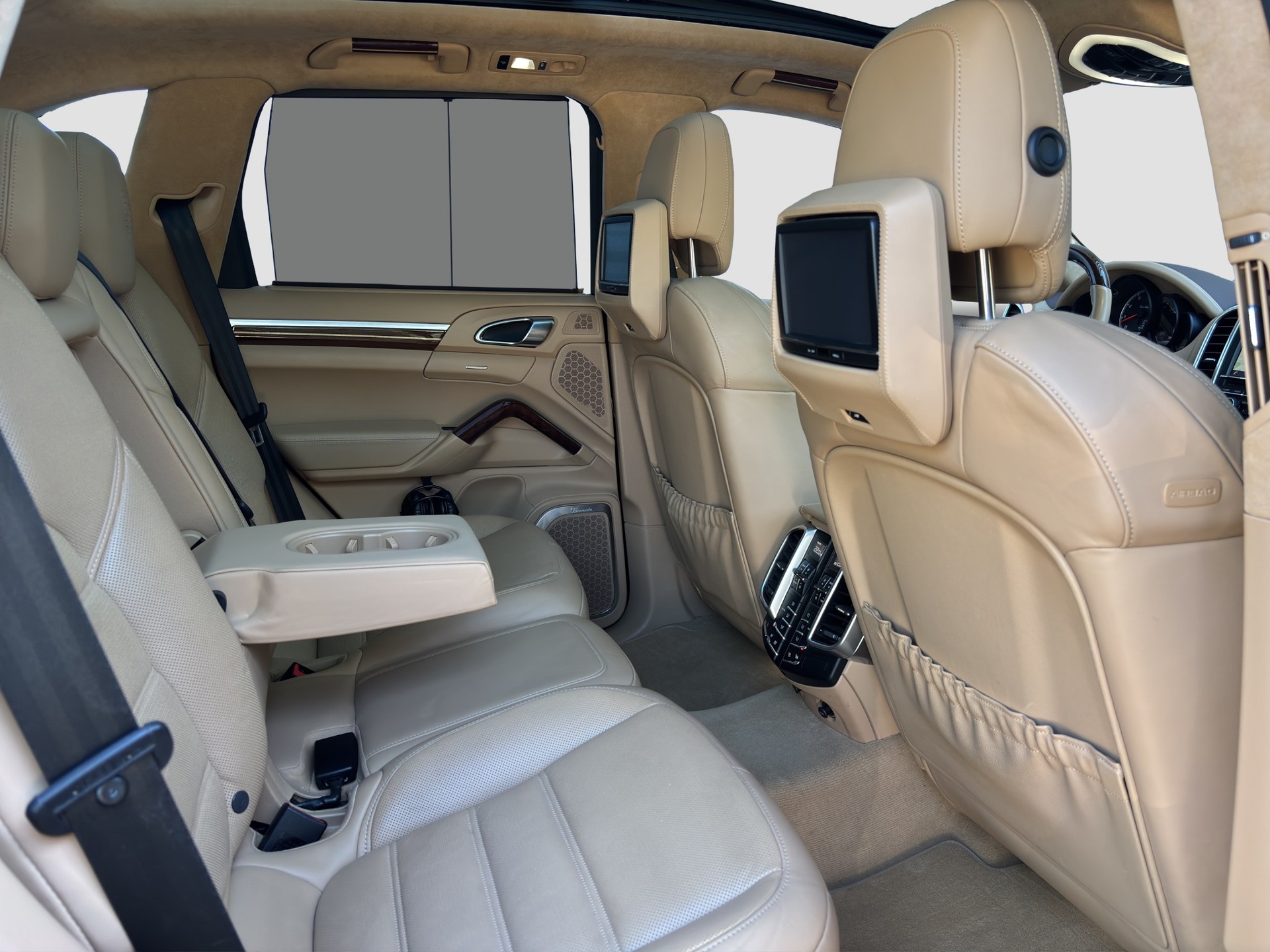 PORSCHE Cayenne Turbo-image-15
