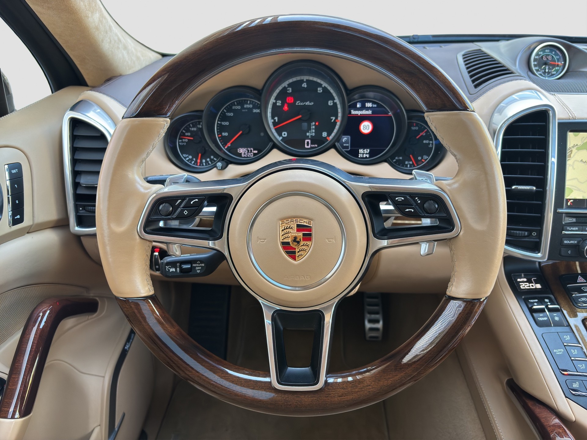 PORSCHE Cayenne Turbo-image-4