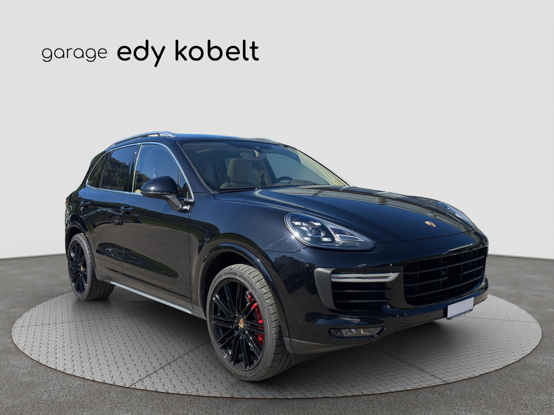 PORSCHE Cayenne Turbo-image-24