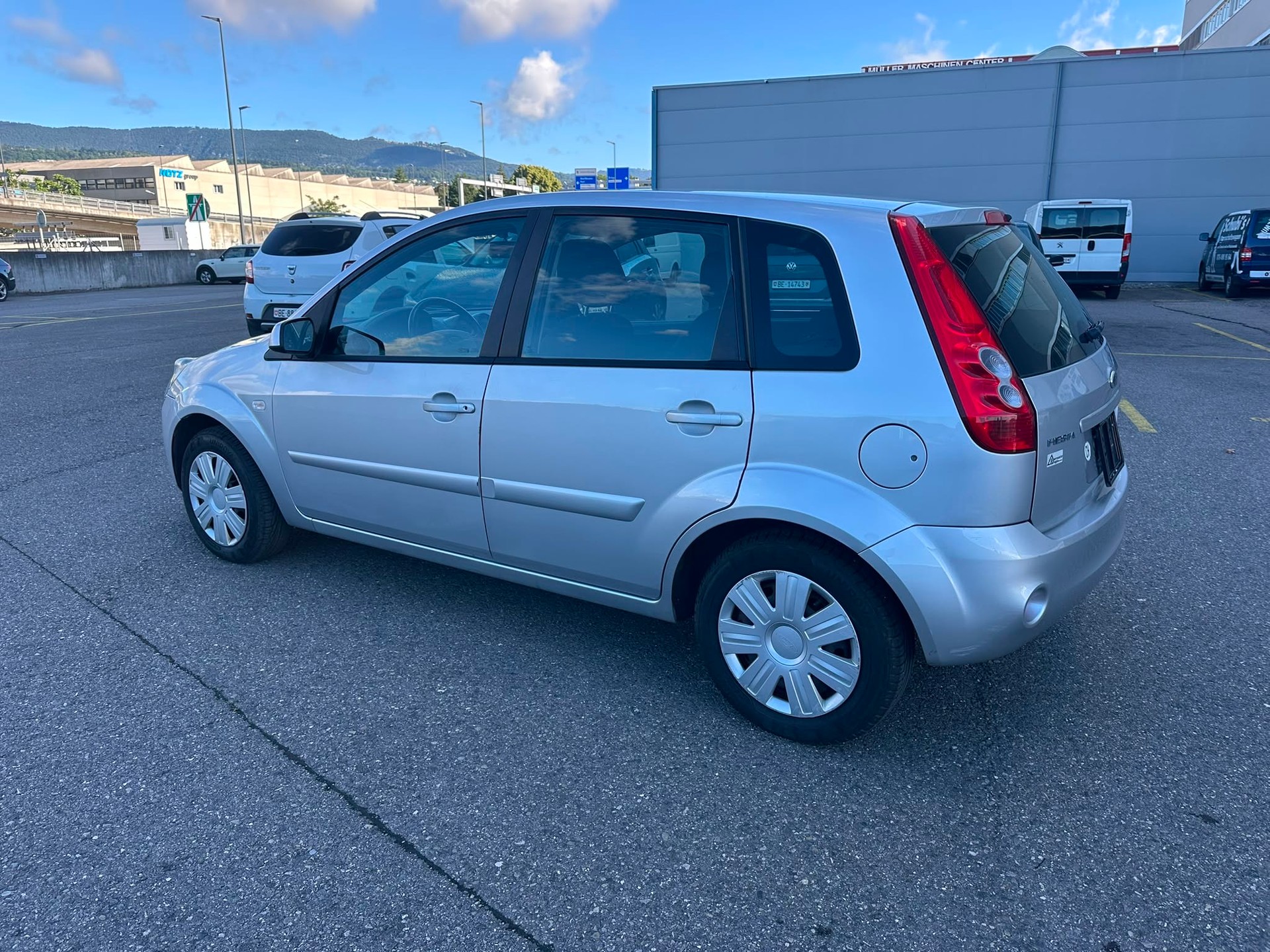 FORD Fiesta 1.4 16V Trend-image-2