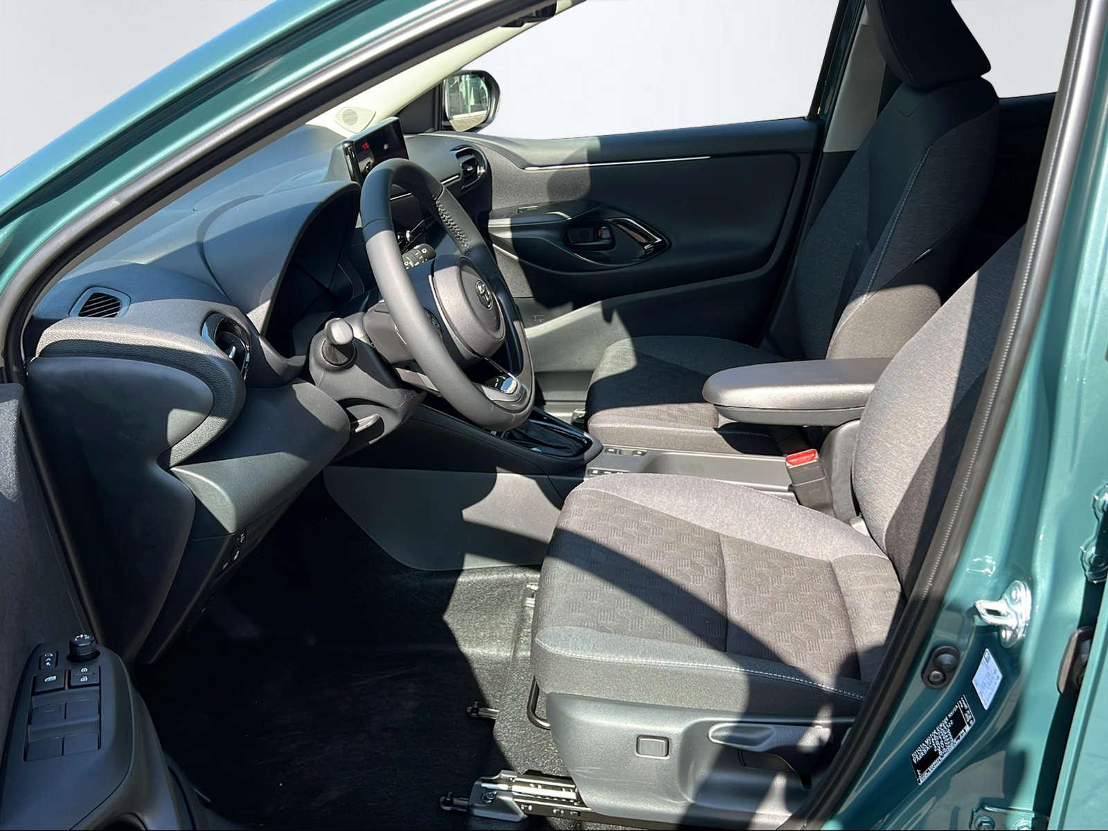 TOYOTA Yaris 1.5 VVT-i HSD Trend-showroom-element-3