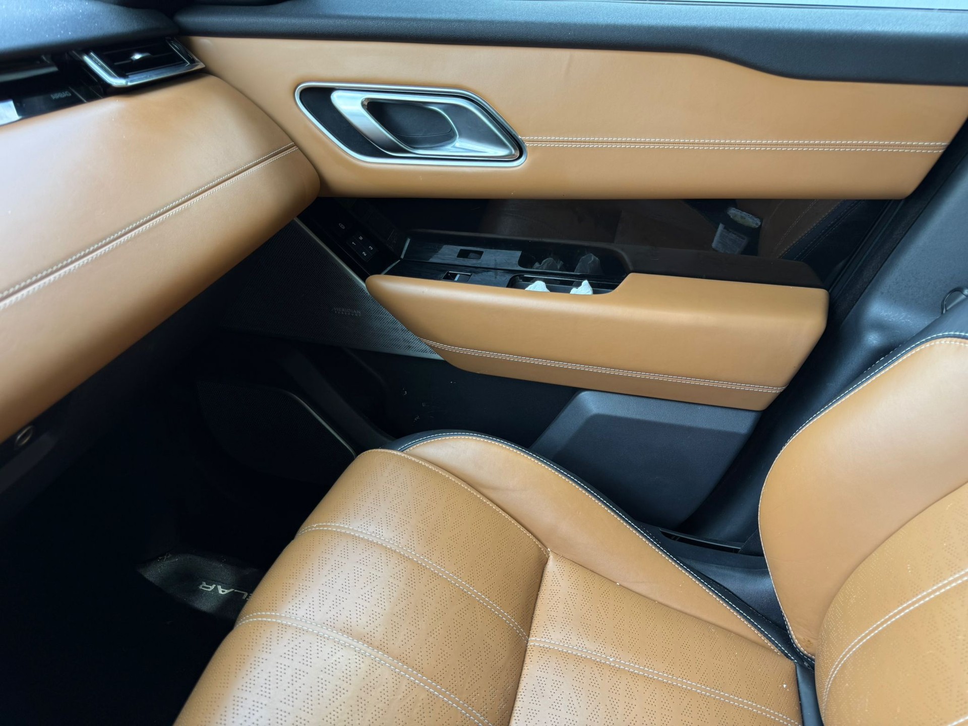 LAND ROVER Range Rover Velar P 380 First Edition Automatic-image-15