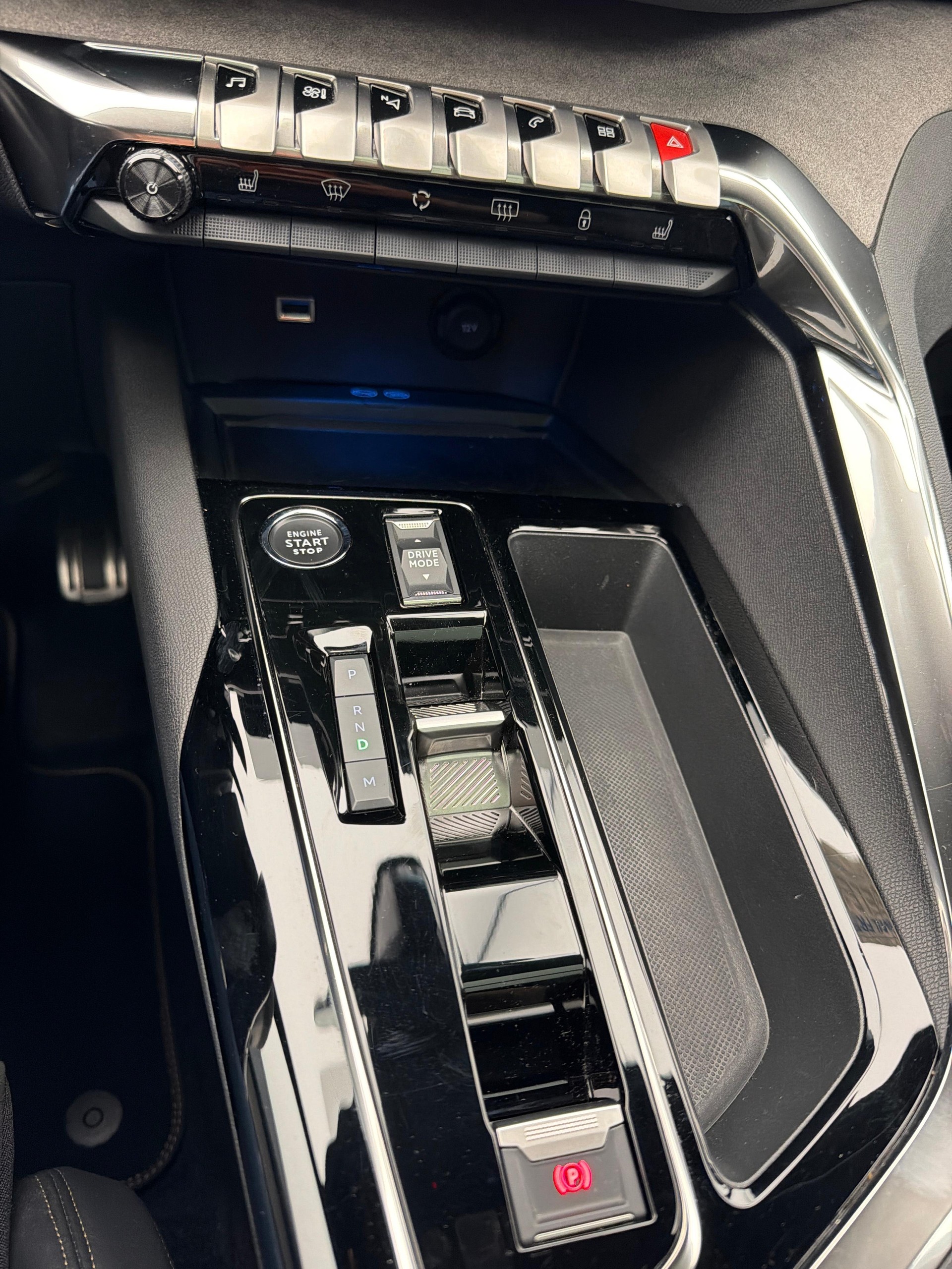 PEUGEOT 5008 1.2 PureTech GT-image-21
