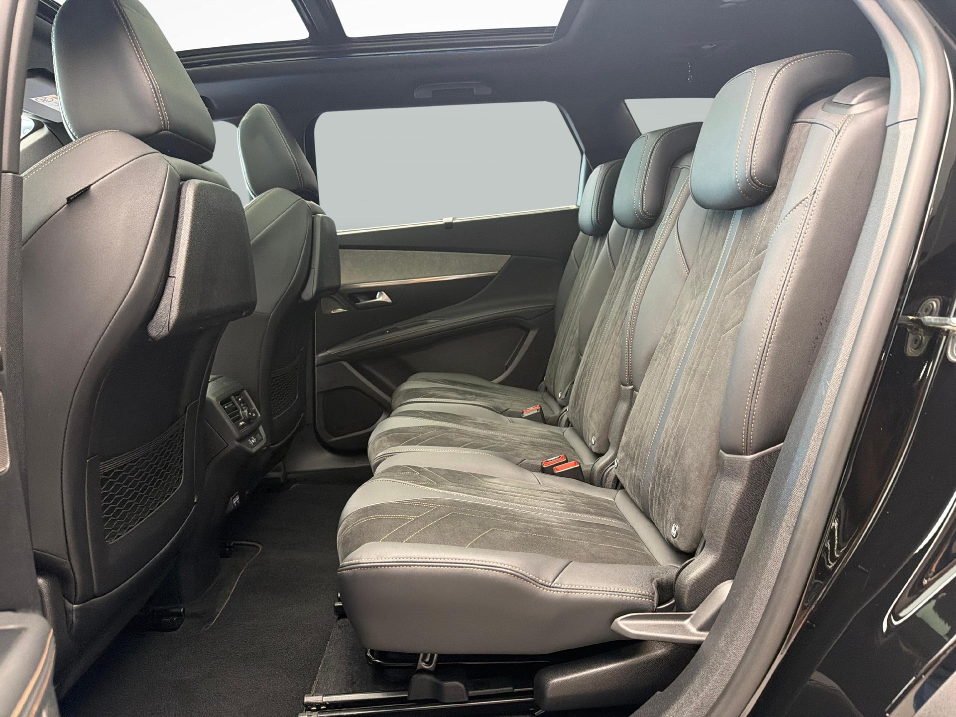 PEUGEOT 5008 1.2 PureTech GT-image-11