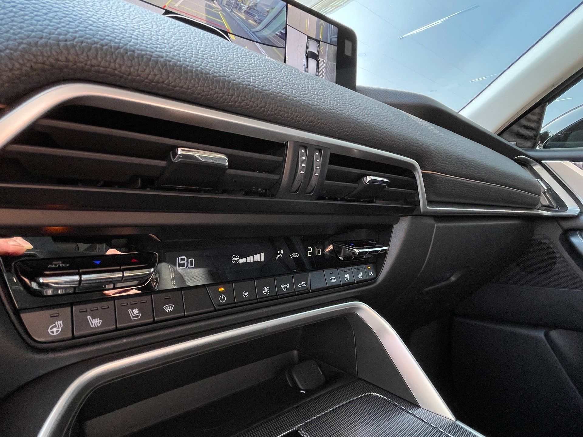 MAZDA CX-60 e-Skyactiv PHEV 327 AWD Homura-image-11