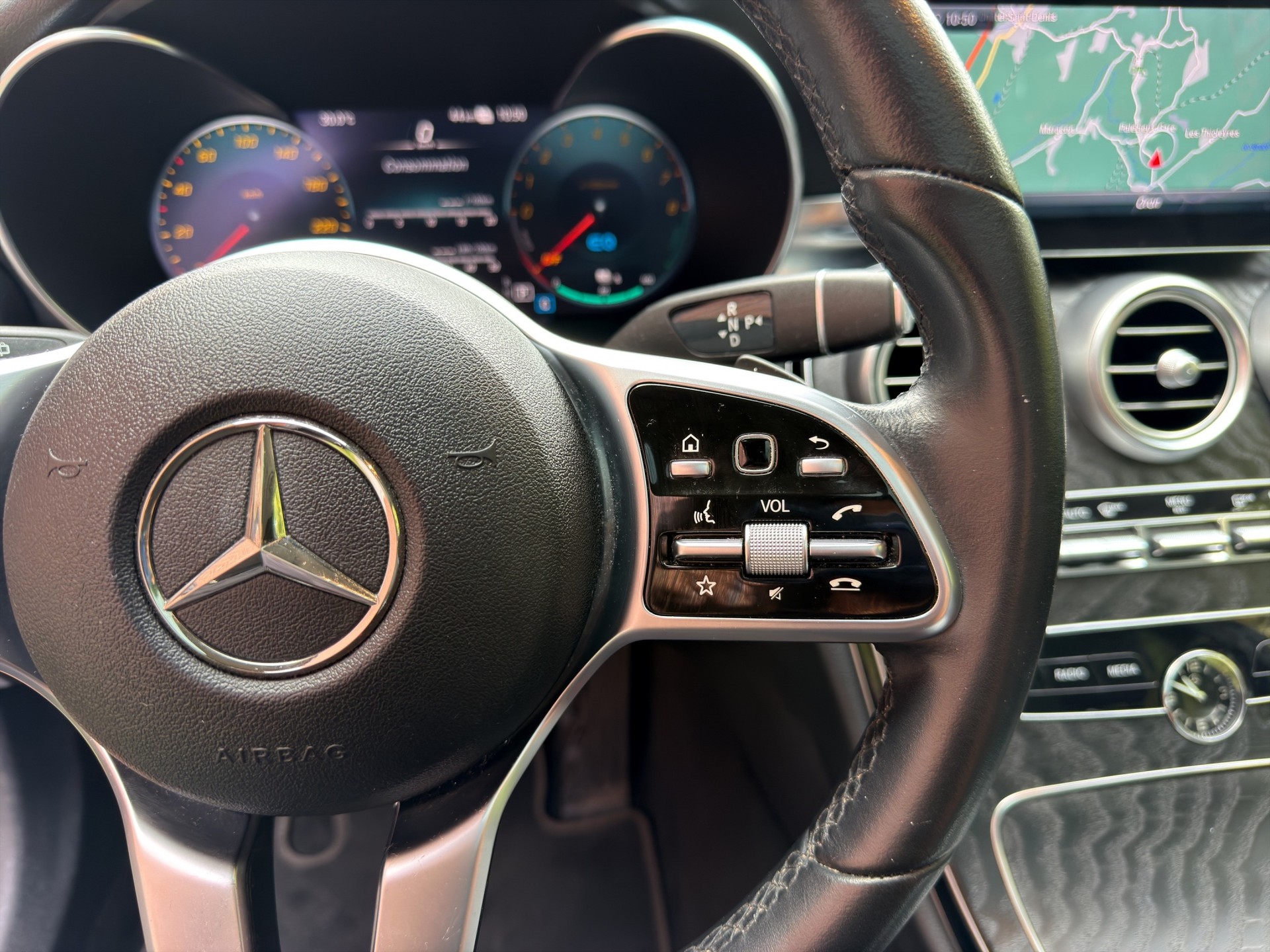MERCEDES-BENZ C 300 e T-Modell AMG Line 9G-Tronic-image-17