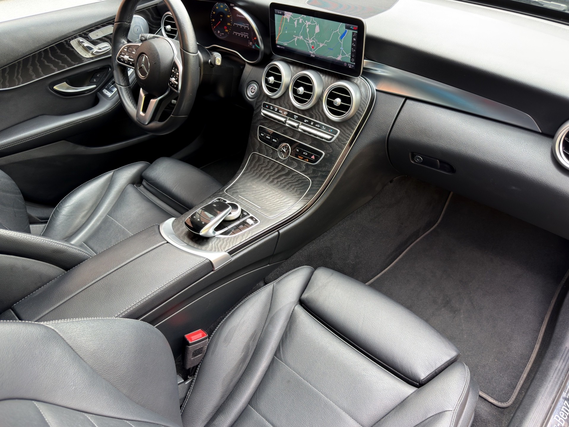 MERCEDES-BENZ C 300 e T-Modell AMG Line 9G-Tronic-image-23