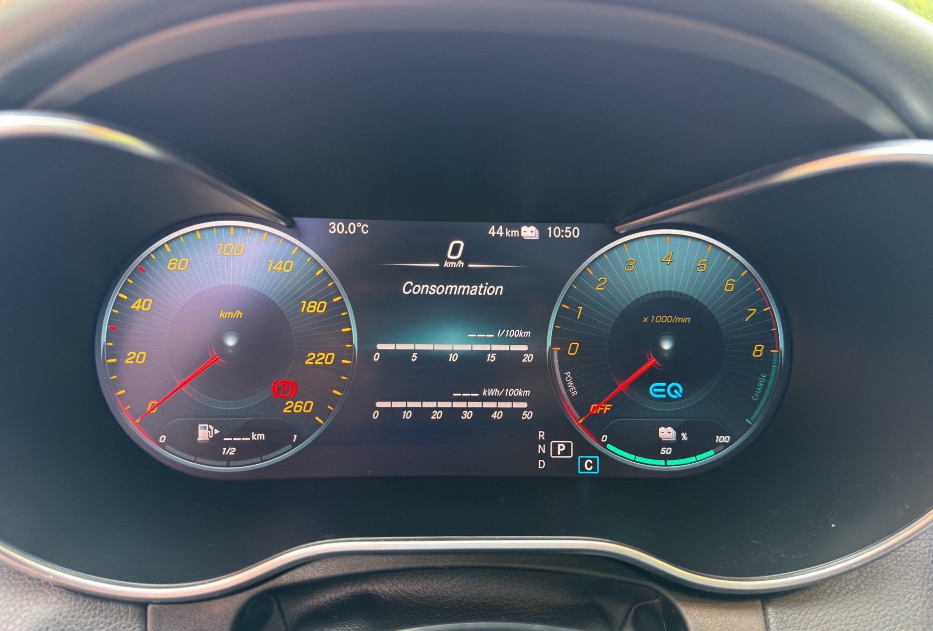 MERCEDES-BENZ C 300 e T-Modell AMG Line 9G-Tronic-image-18