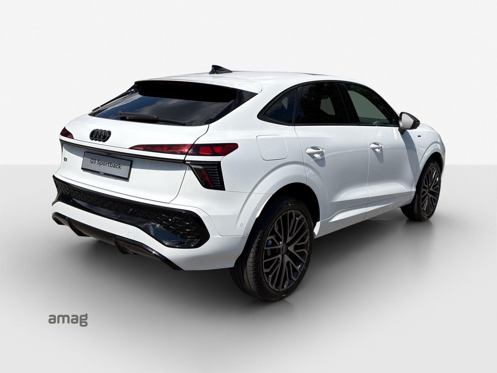 AUDI Q3 Sportback e-hybrid 200 kW S tronig-image-4