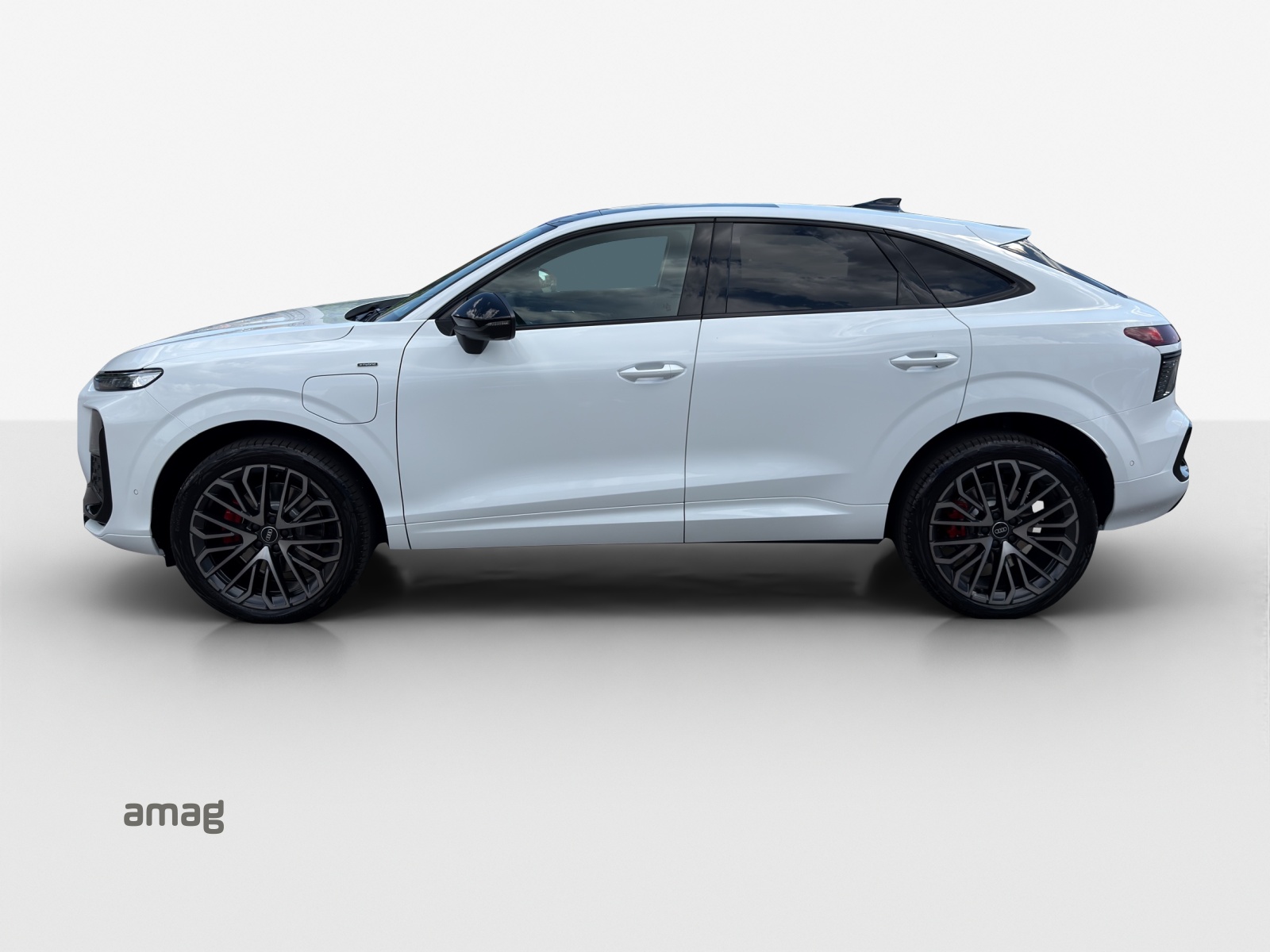 AUDI Q3 Sportback e-hybrid 200 kW S tronig-showroom-element-1