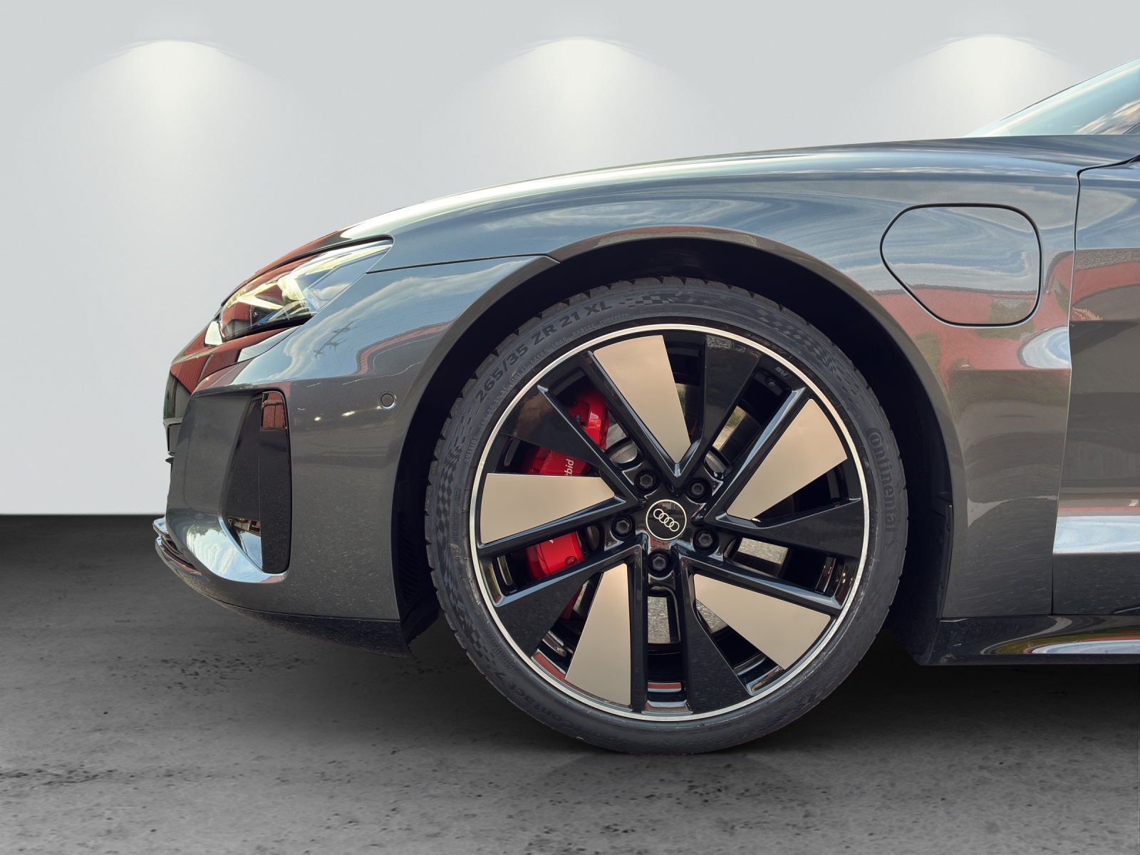AUDI RS e-tron GT quattro-image-10