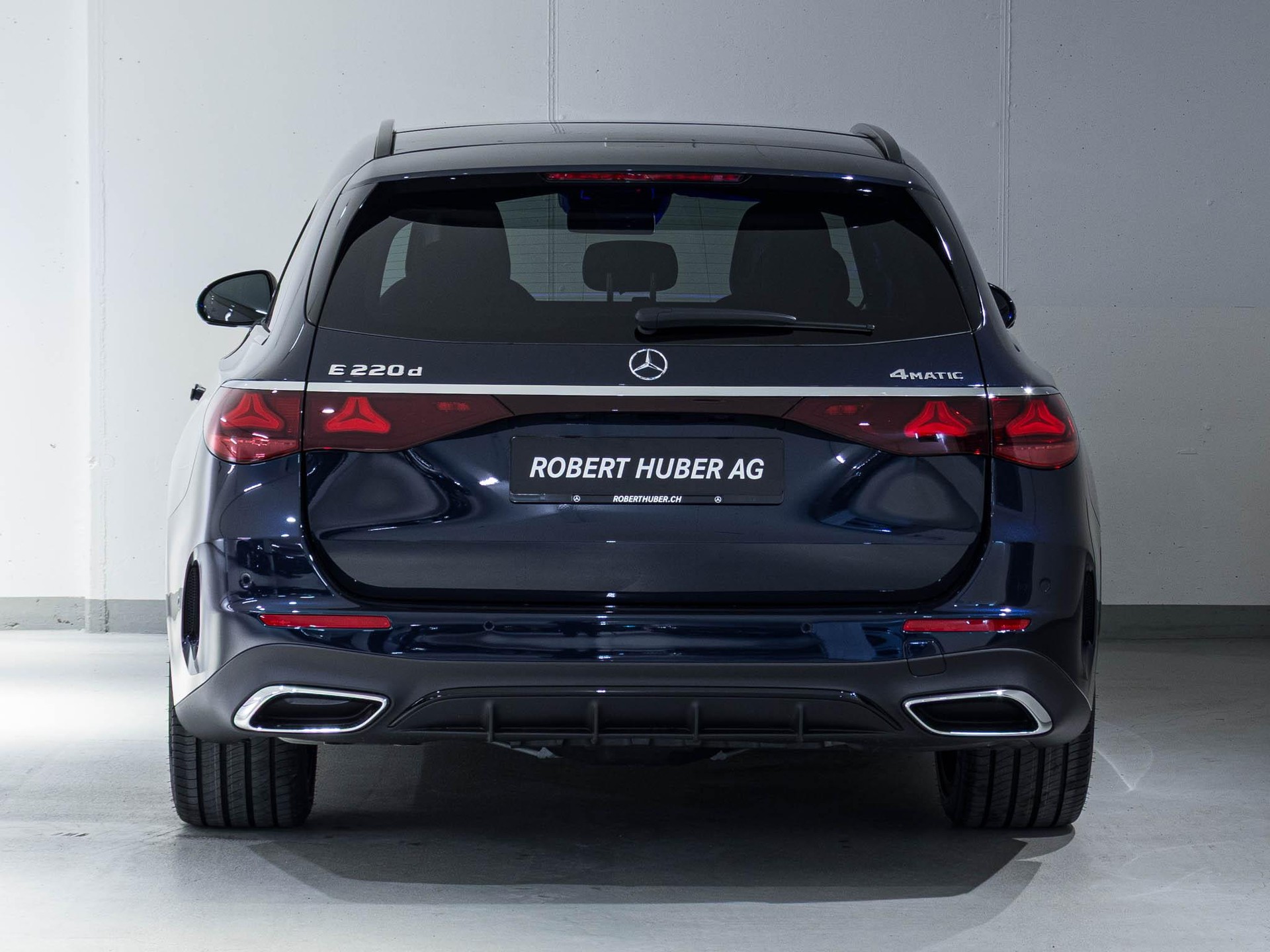MERCEDES-BENZ E 220 d 4MATIC T-Modell-image-5